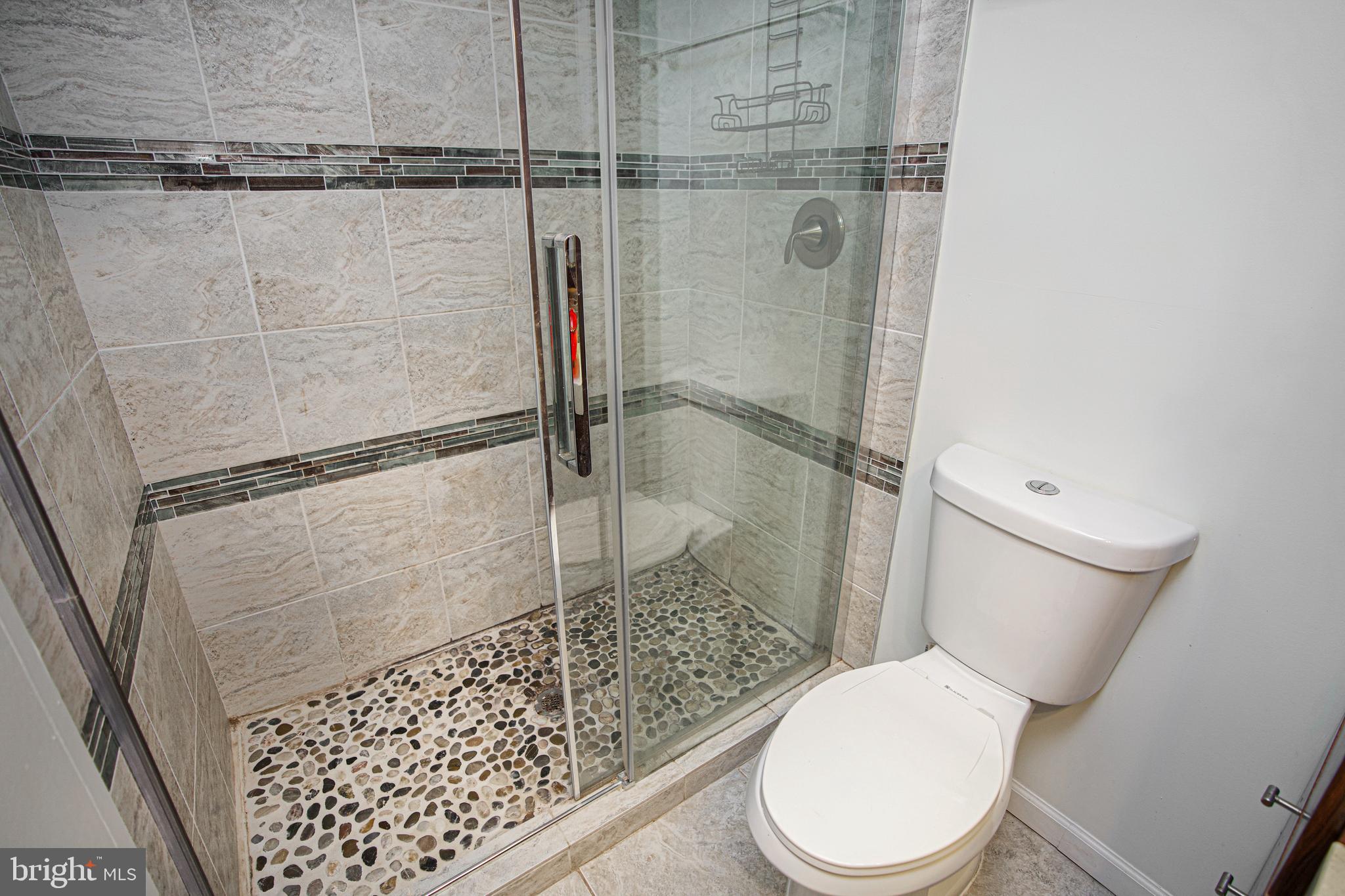 EAST FALLS - Residential