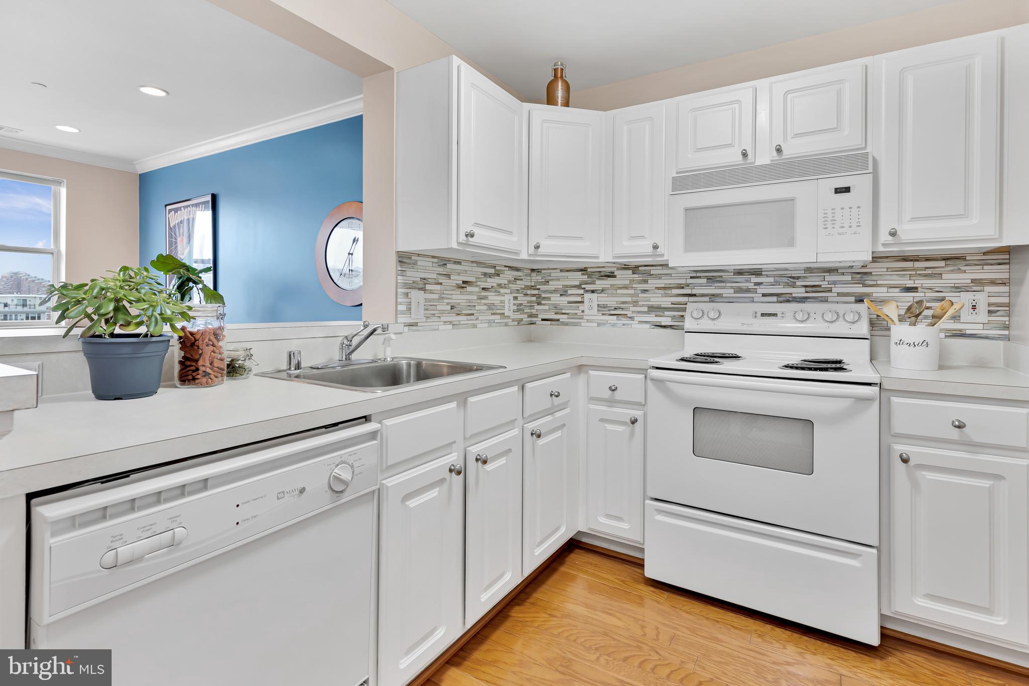 PIERSIDE AT HARBORVIEW - Residential