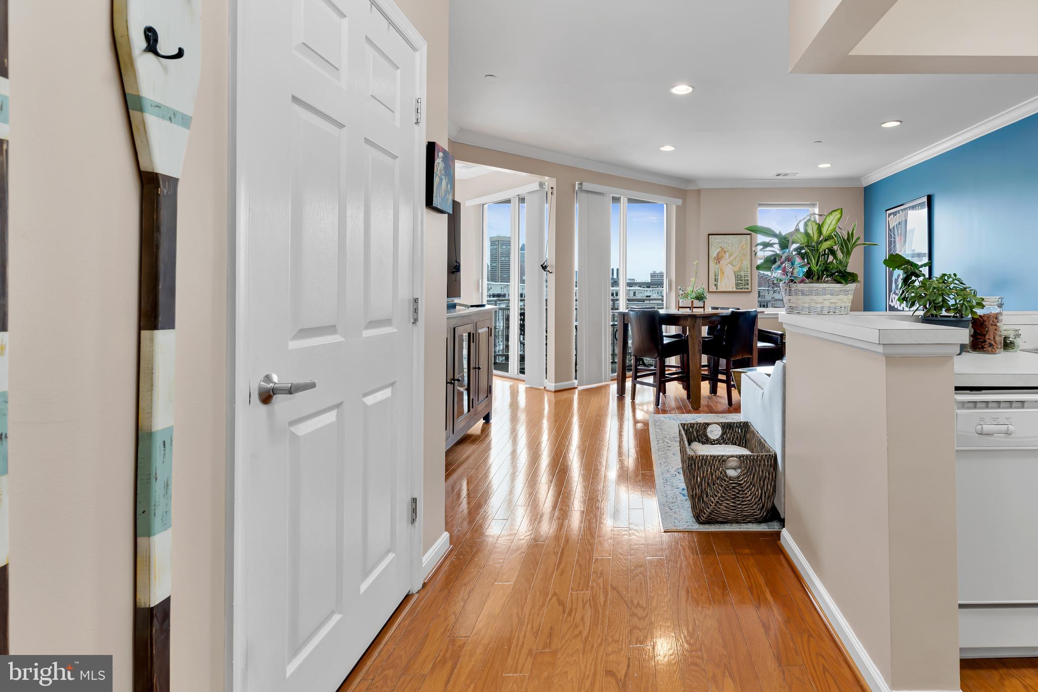 PIERSIDE AT HARBORVIEW - Residential