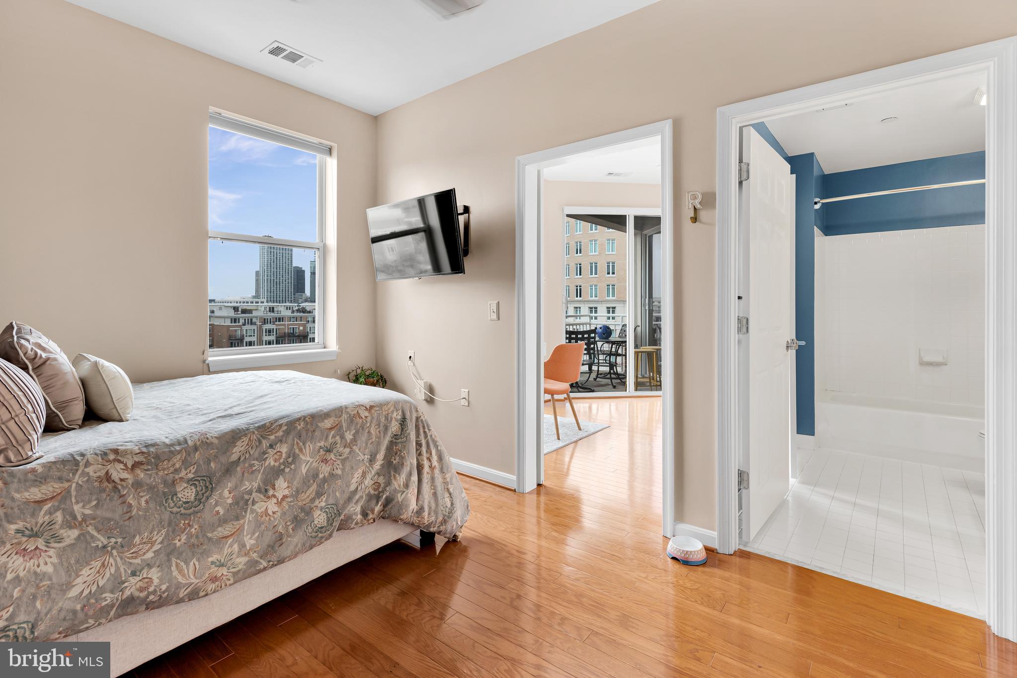 PIERSIDE AT HARBORVIEW - Residential