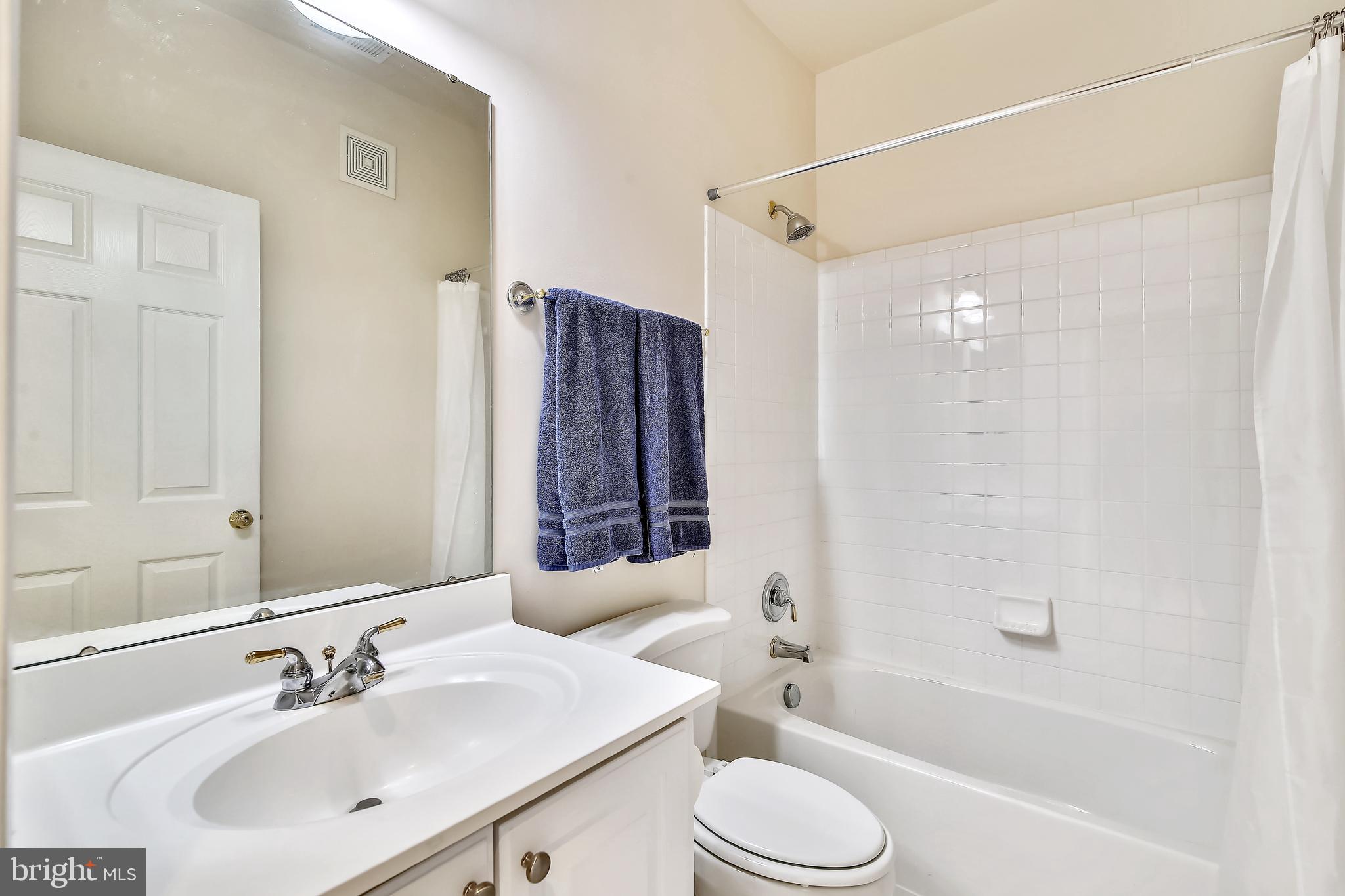 HIDDEN CREEK - Residential