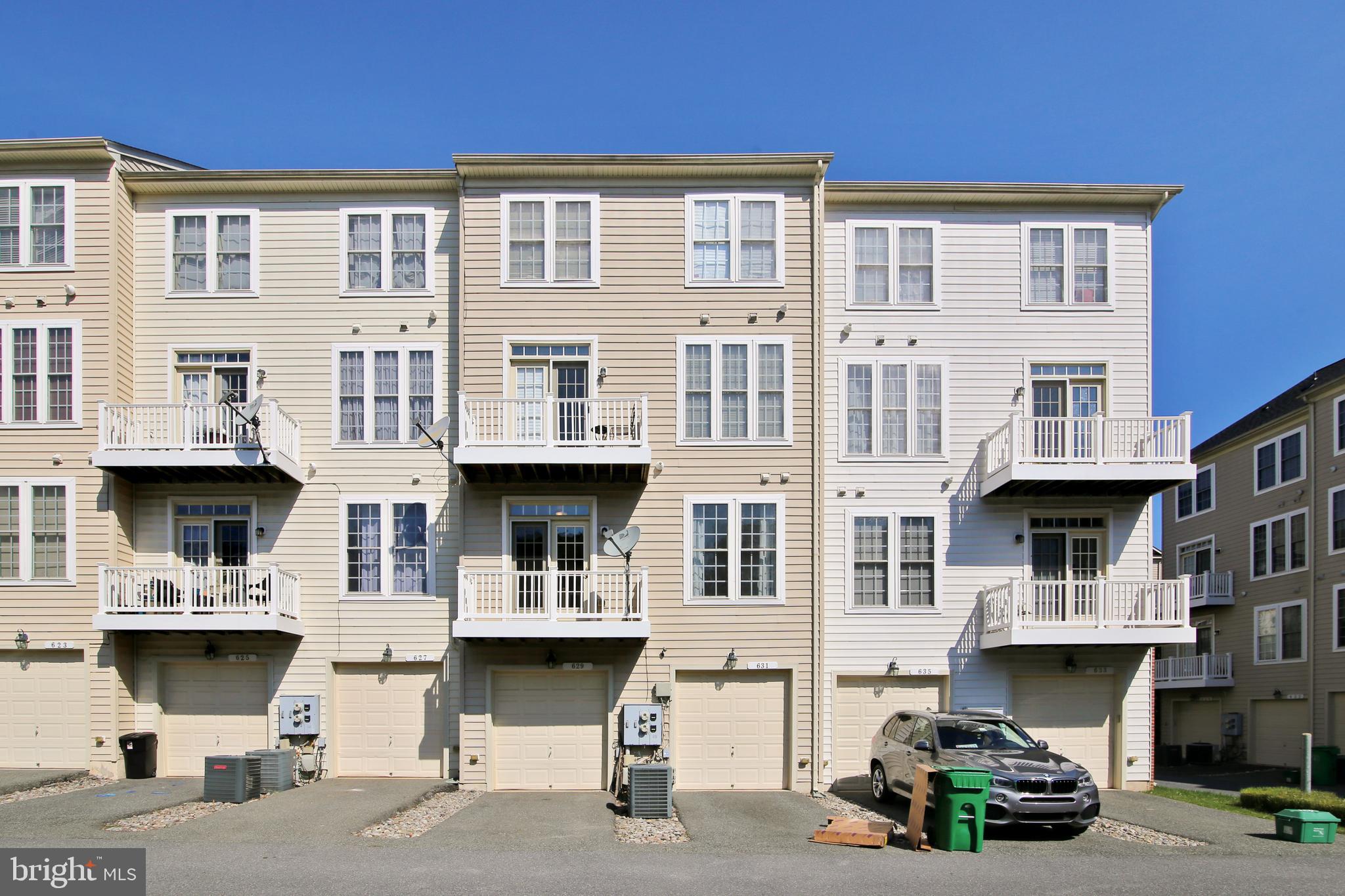 HIDDEN CREEK - Residential