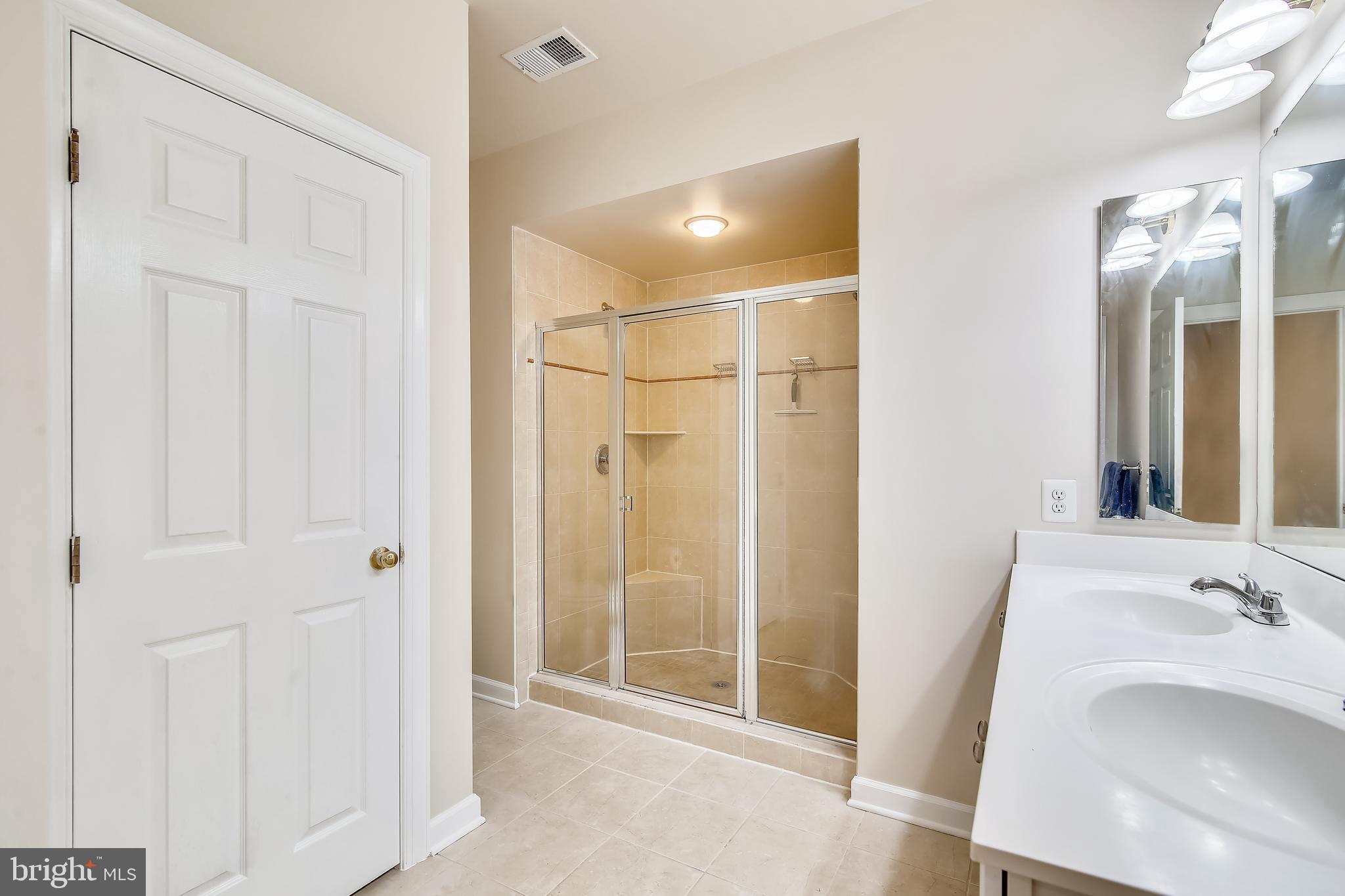 HIDDEN CREEK - Residential