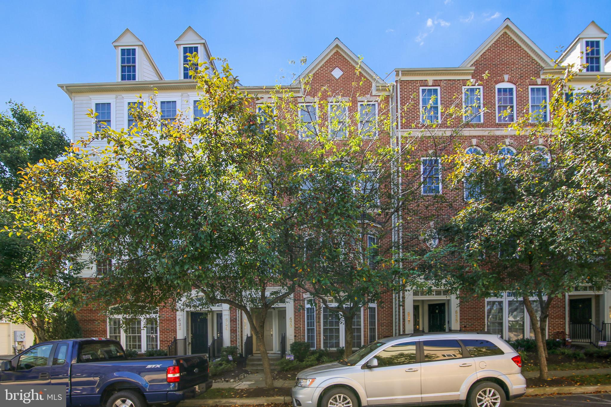 HIDDEN CREEK - Residential