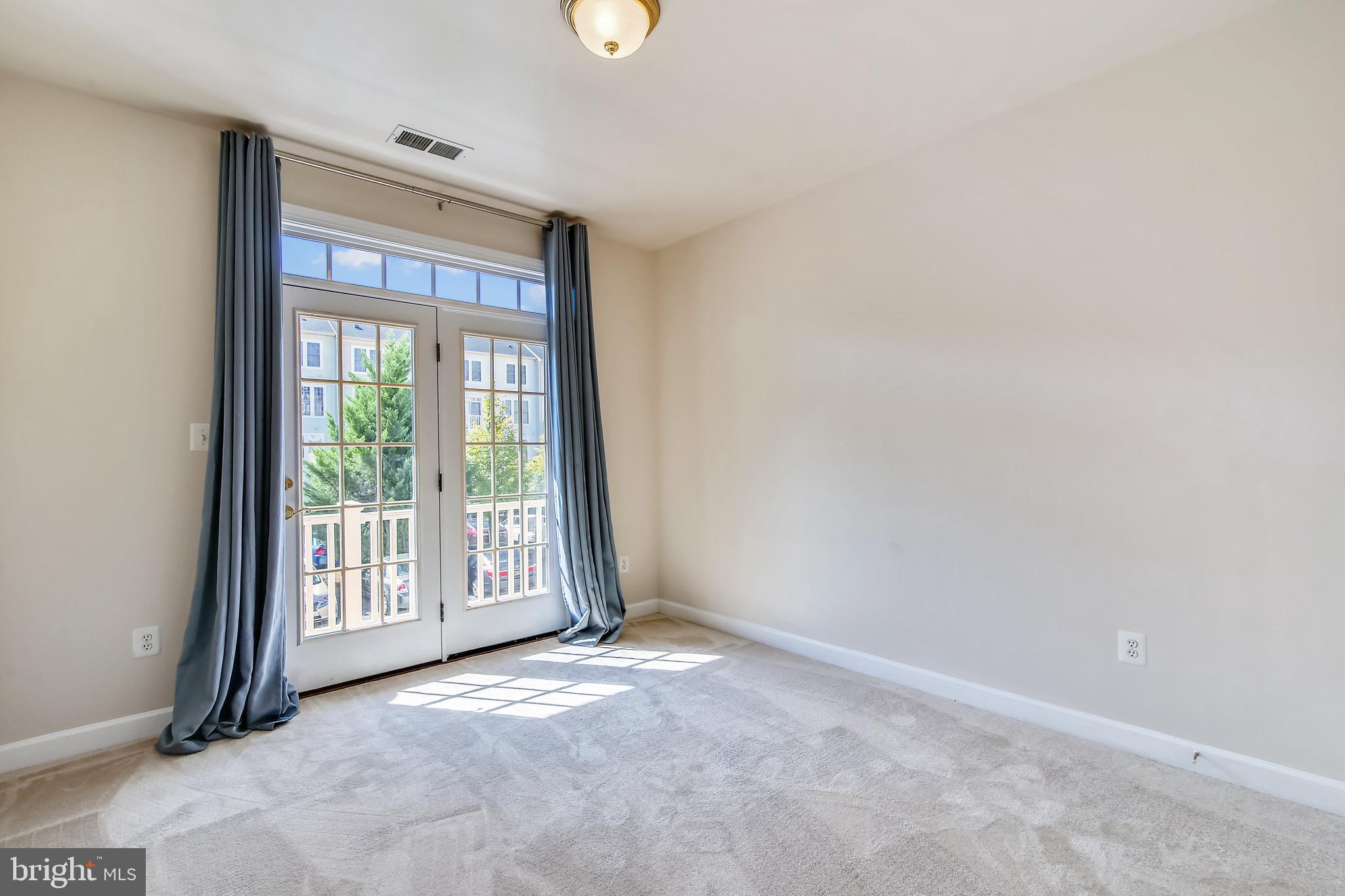 HIDDEN CREEK - Residential