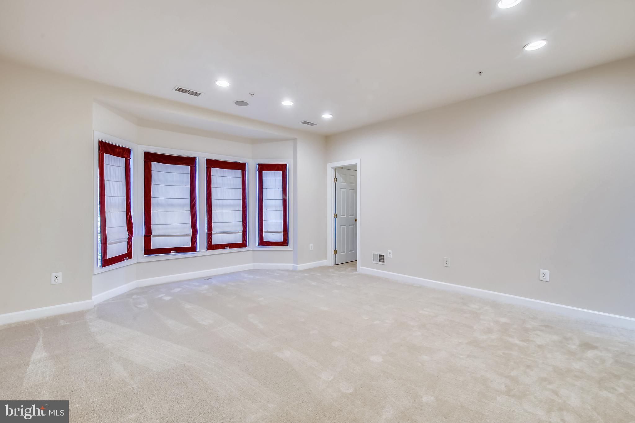 HIDDEN CREEK - Residential