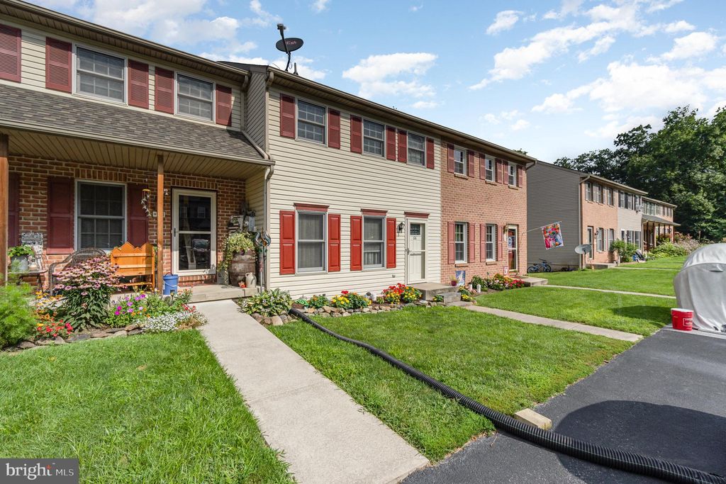 Photo of 66 IRONSTONE DR, ELIZABETHTOWN, PA 17022 (MLS # PALA2039118)