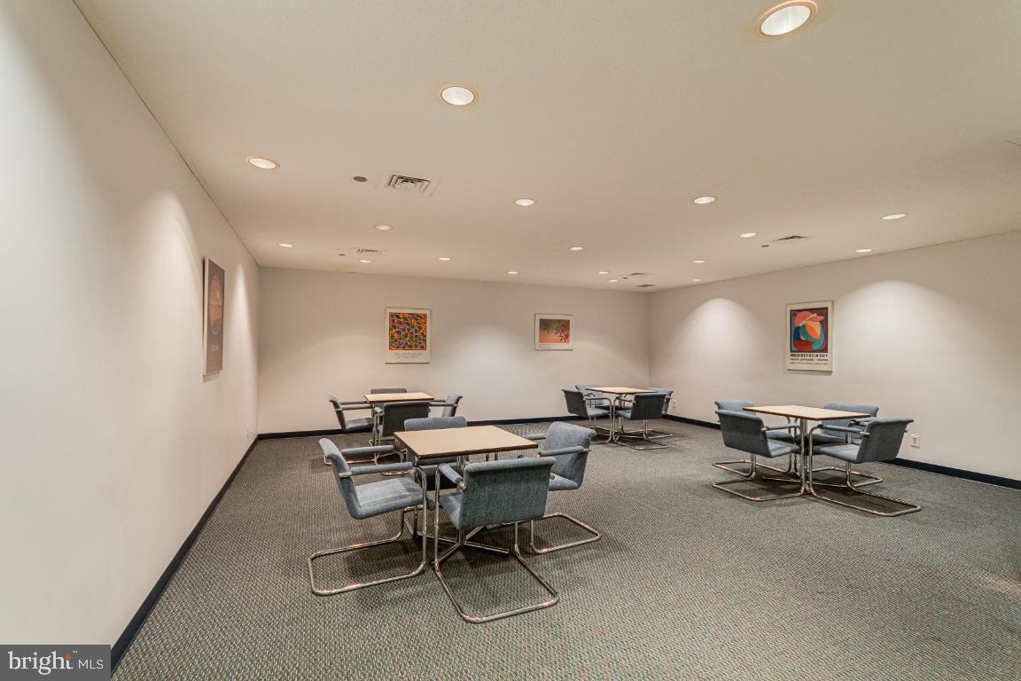 BARKLEY CONDO - Residential Lease