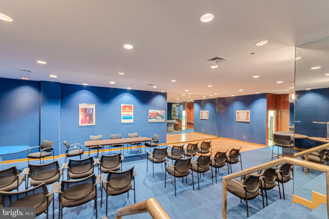 BARKLEY CONDO - Residential Lease