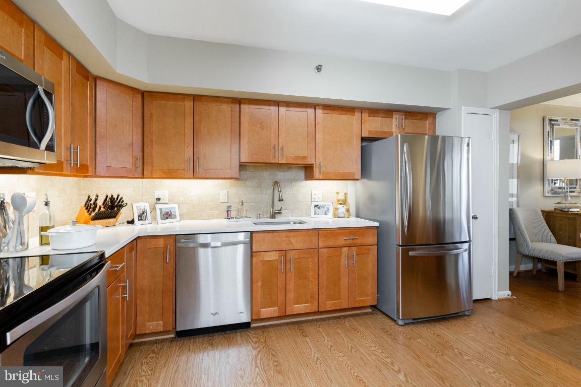 BARKLEY CONDO - Residential Lease