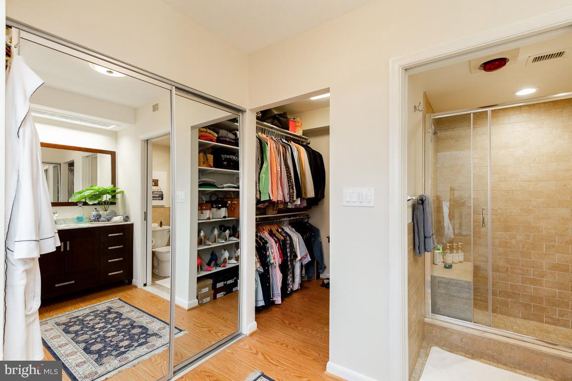 BARKLEY CONDO - Residential Lease