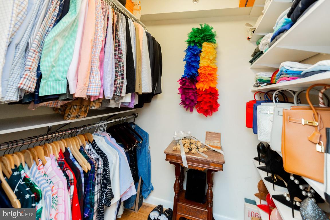 BARKLEY CONDO - Residential Lease