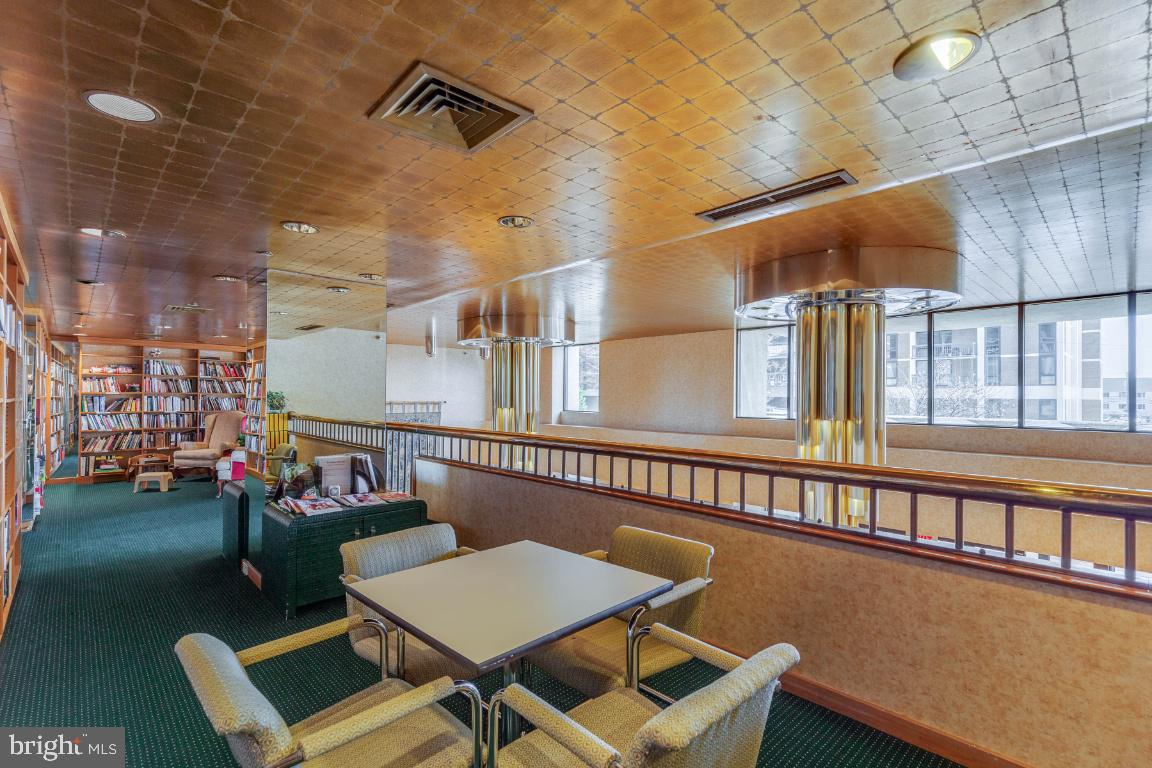 BARKLEY CONDO - Residential Lease