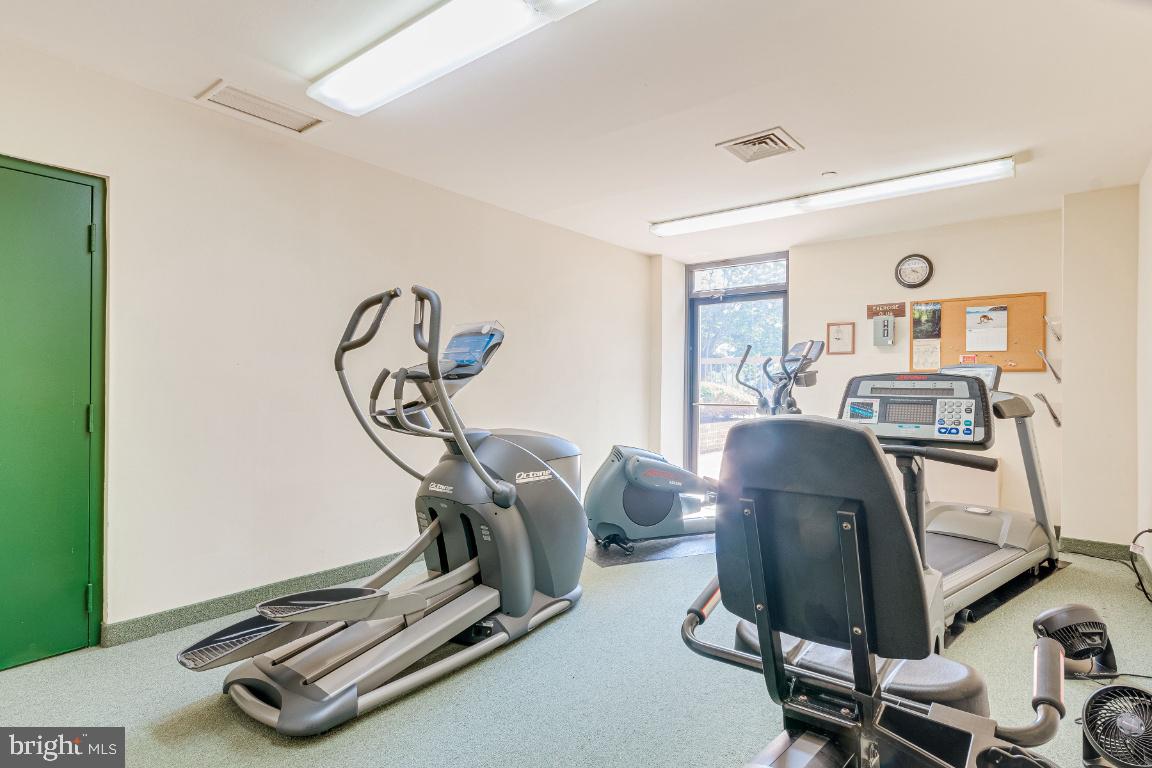 BARKLEY CONDO - Residential Lease