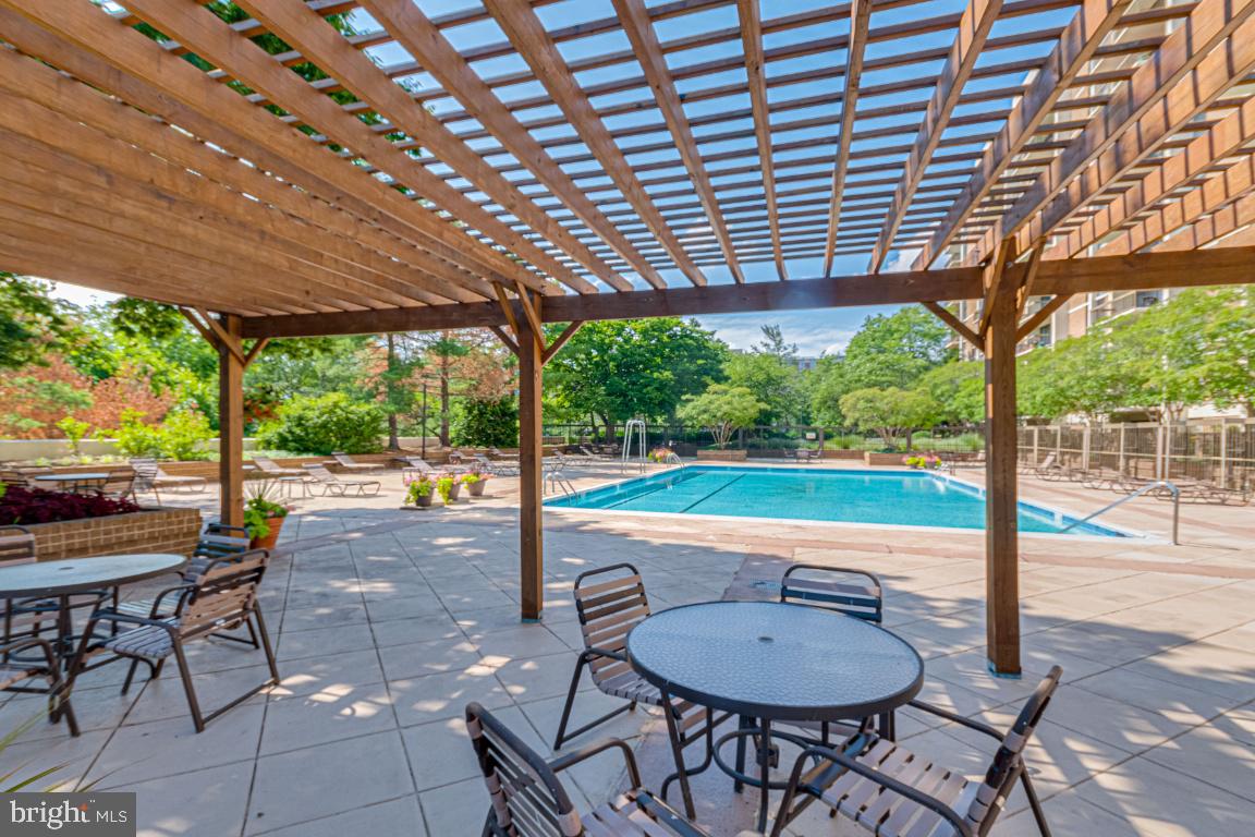 BARKLEY CONDO - Residential Lease