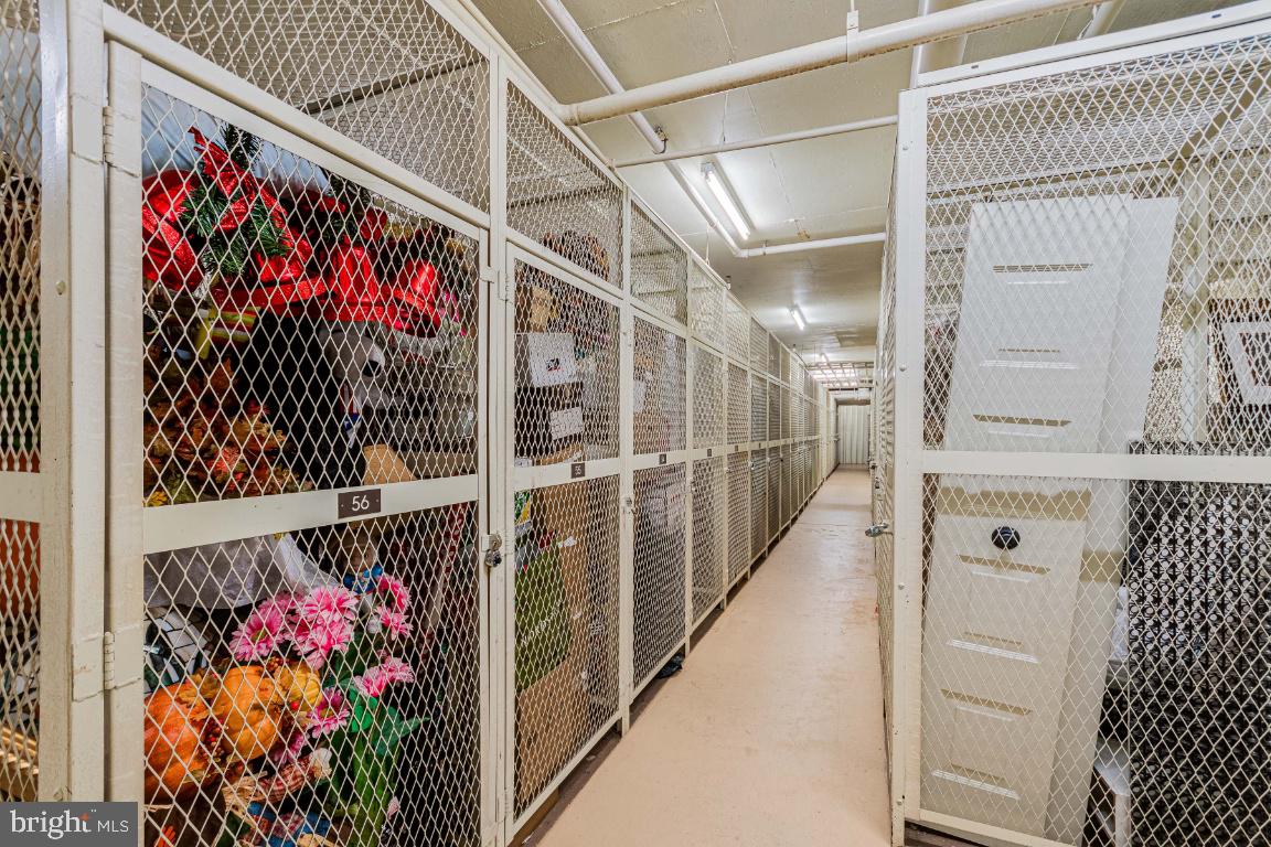 BARKLEY CONDO - Residential Lease