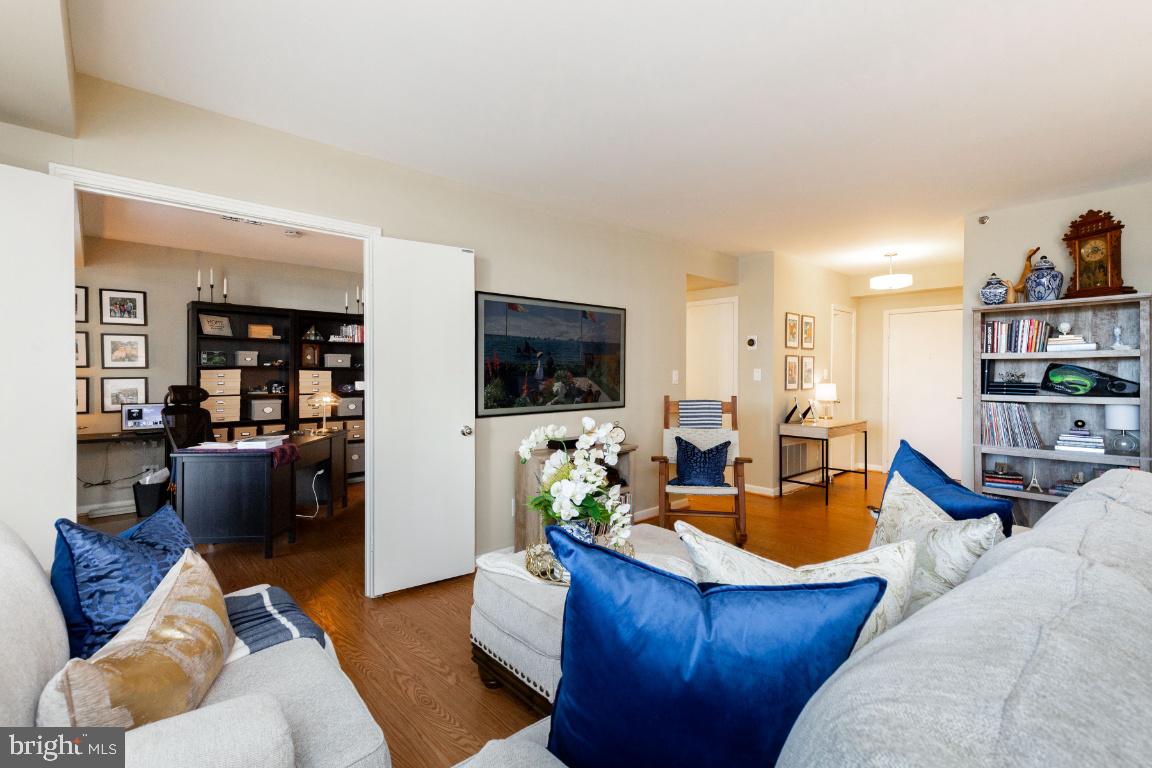 BARKLEY CONDO - Residential Lease