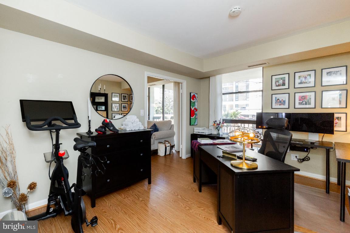 BARKLEY CONDO - Residential Lease