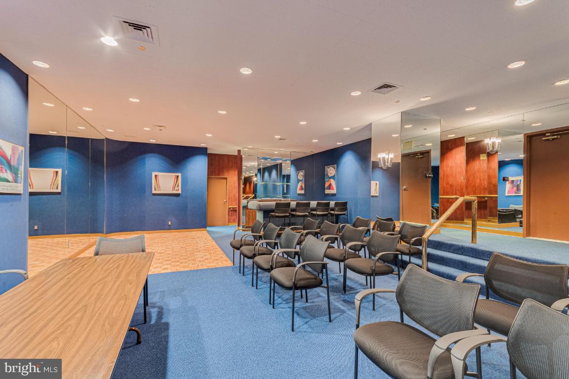 BARKLEY CONDO - Residential Lease