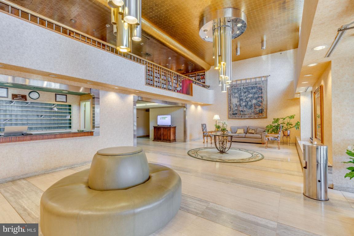 BARKLEY CONDO - Residential Lease