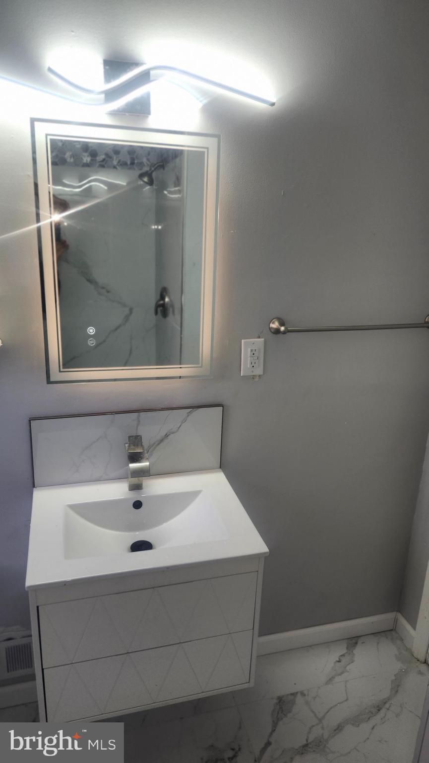 NORTHWOOD - Residential