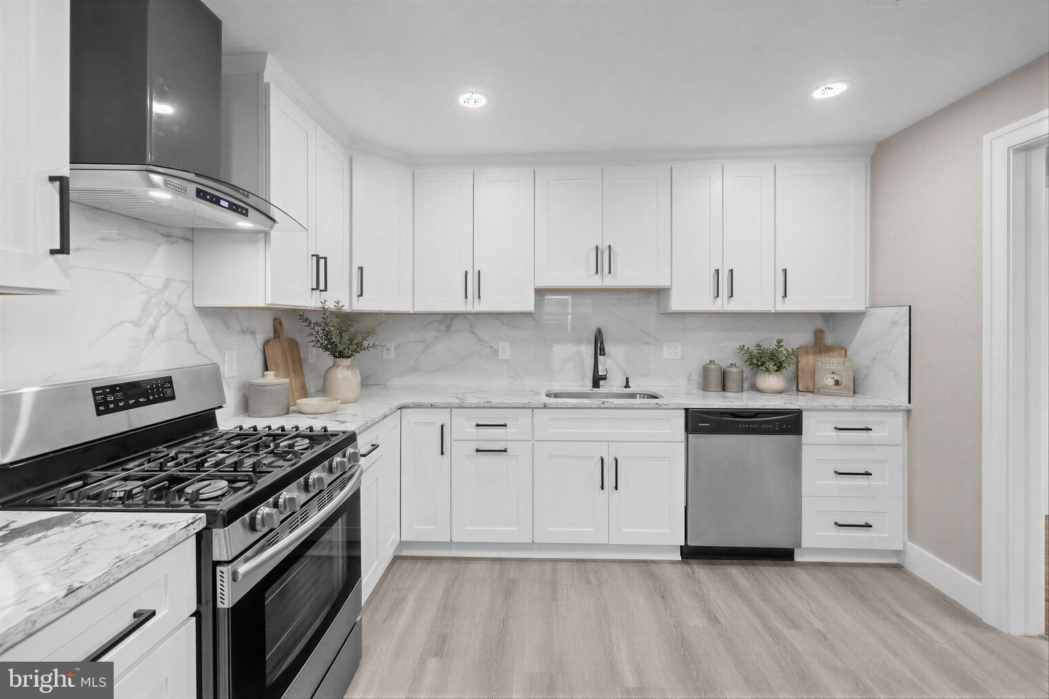 HOLLYWOOD - Residential