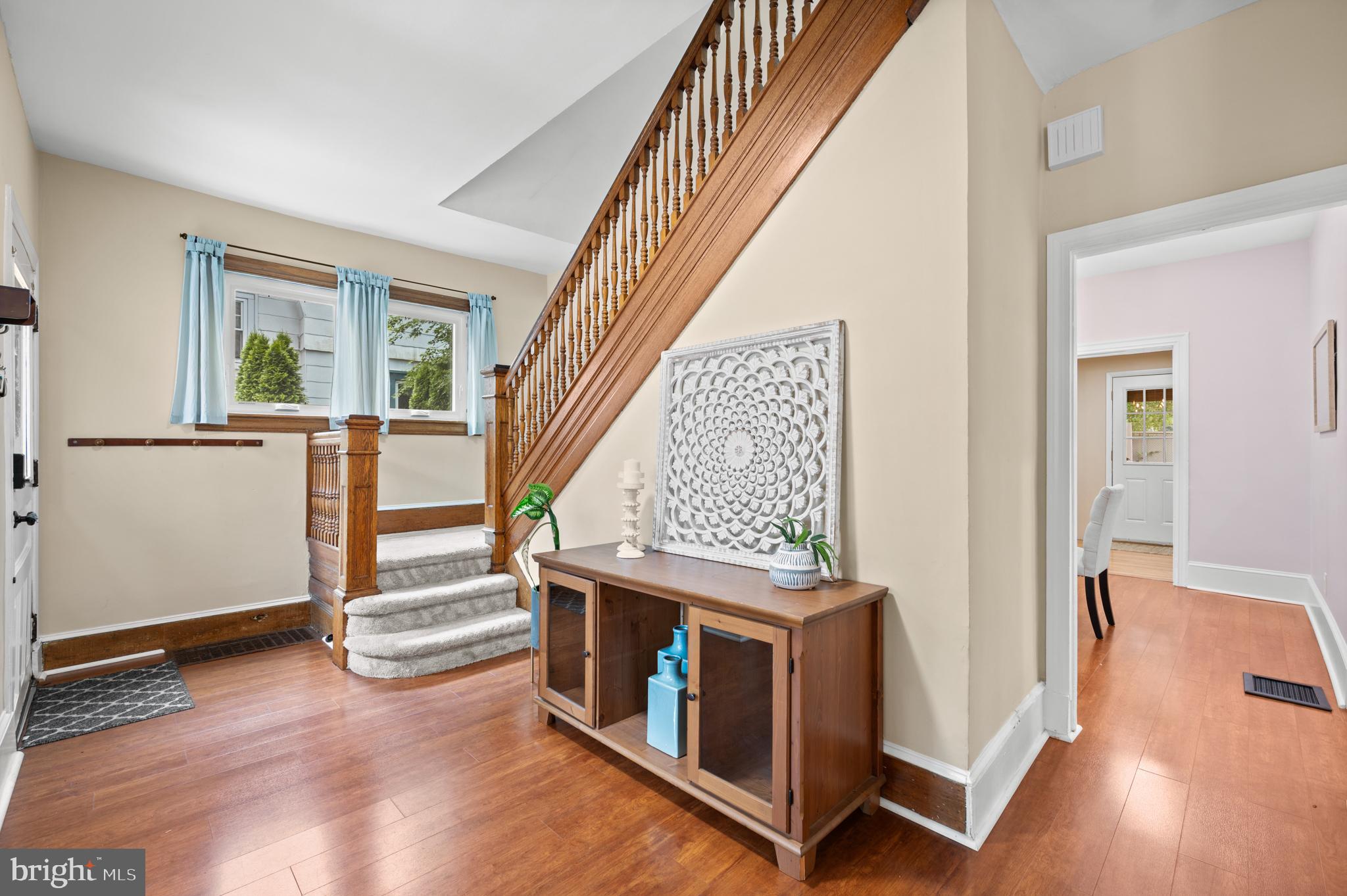 207 E RIDLEY AVENUE