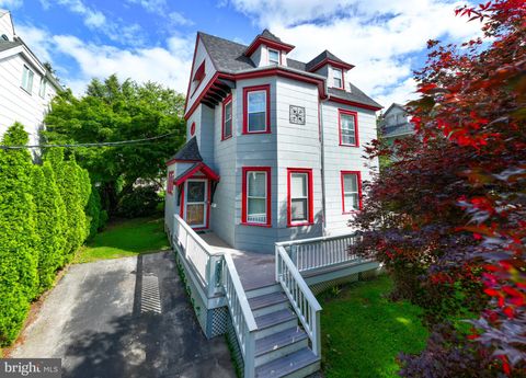 207 E RIDLEY AVENUE RIDLEY PARK PA 19078