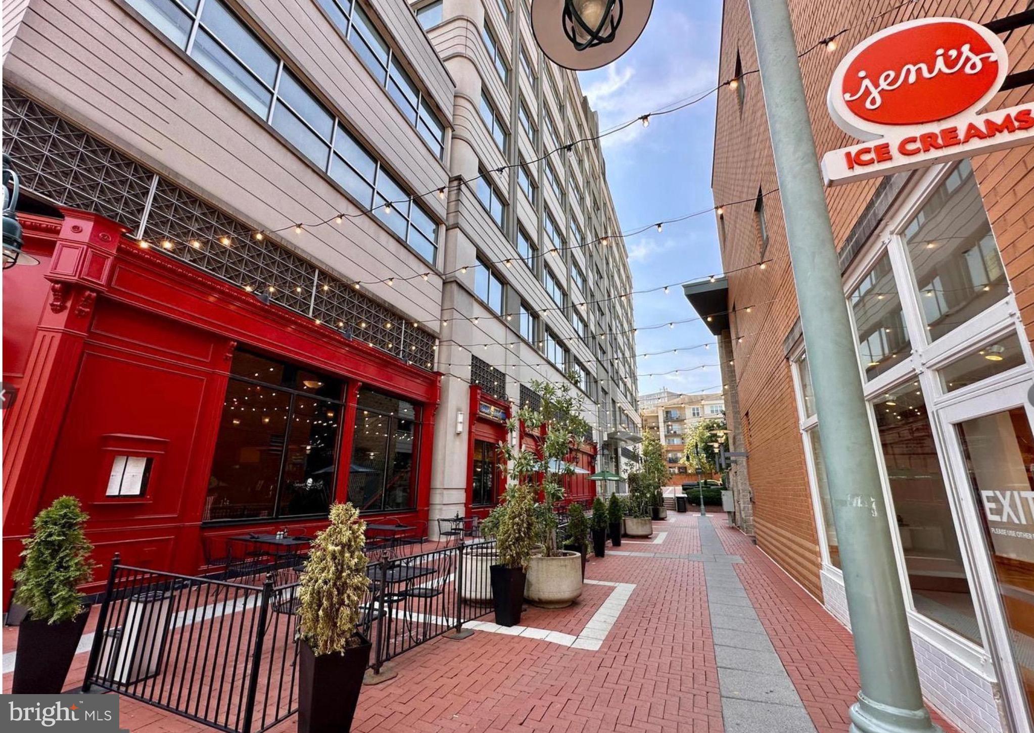 POINTE AT PARK CENTER - Residential