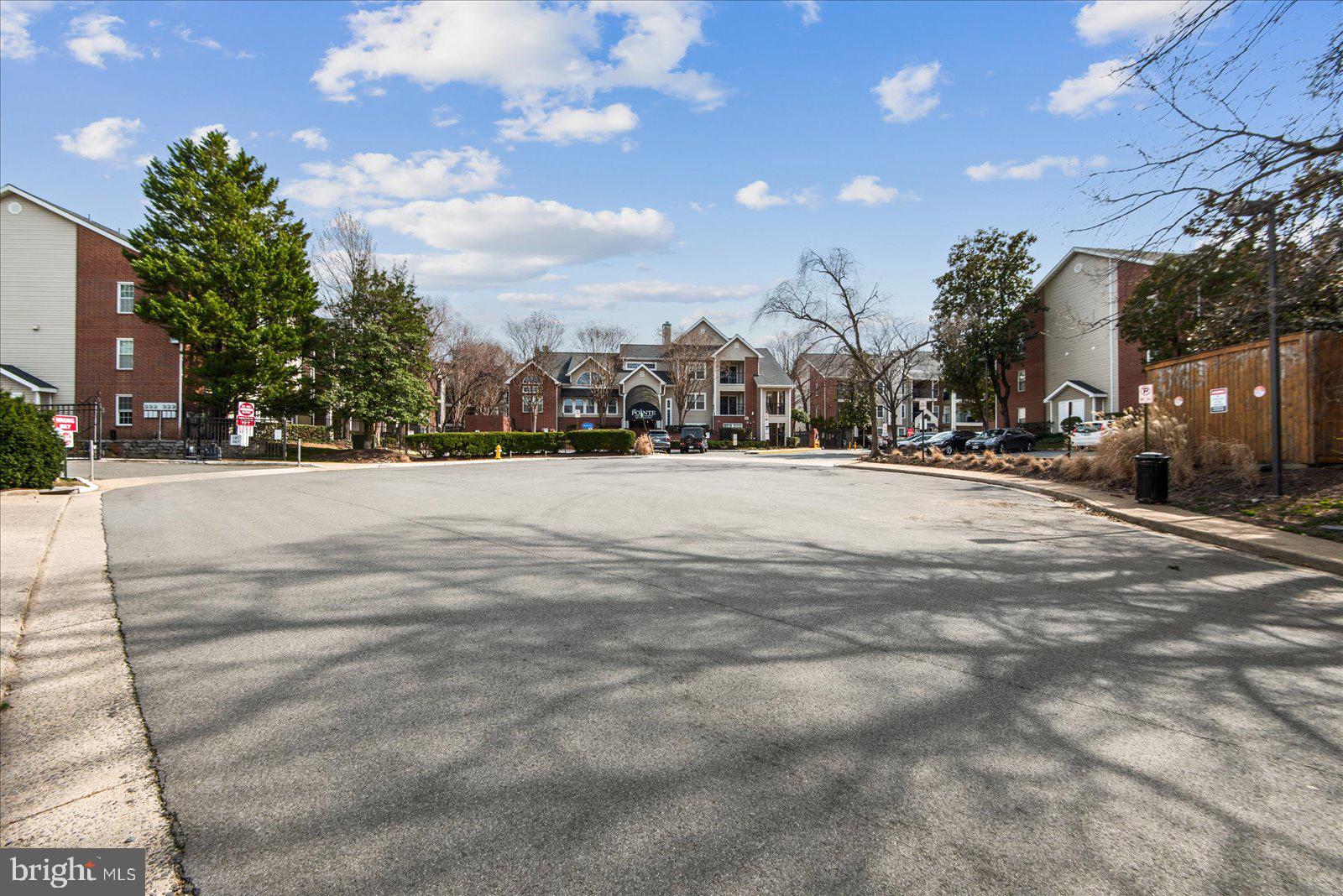 POINTE AT PARK CENTER - Residential