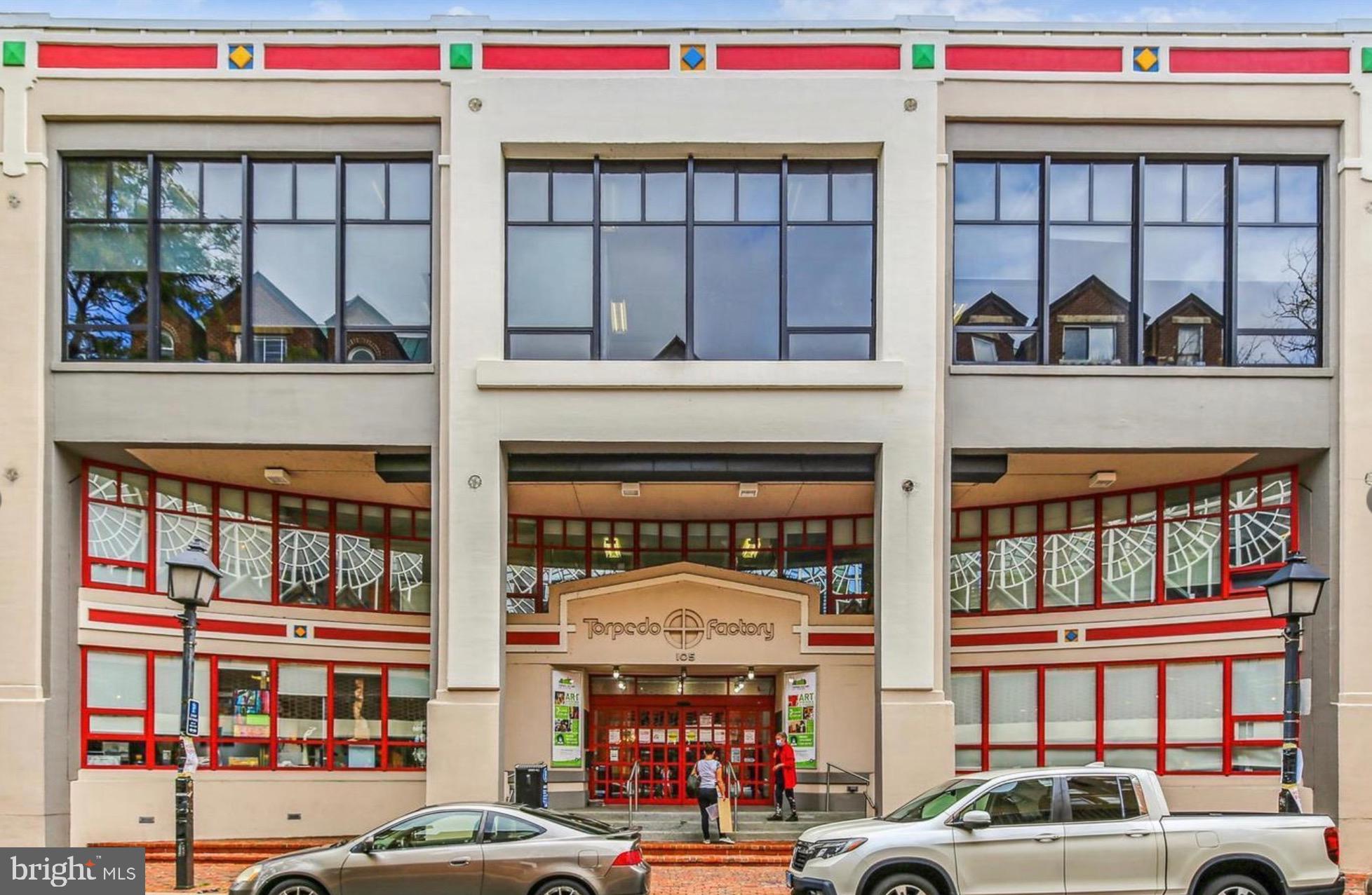 POINTE AT PARK CENTER - Residential