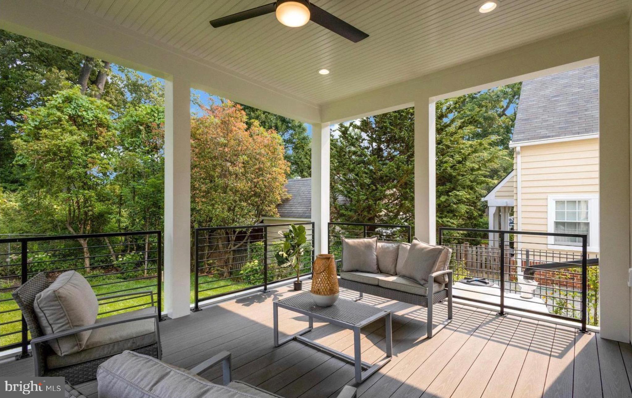 POINTE AT PARK CENTER - Residential