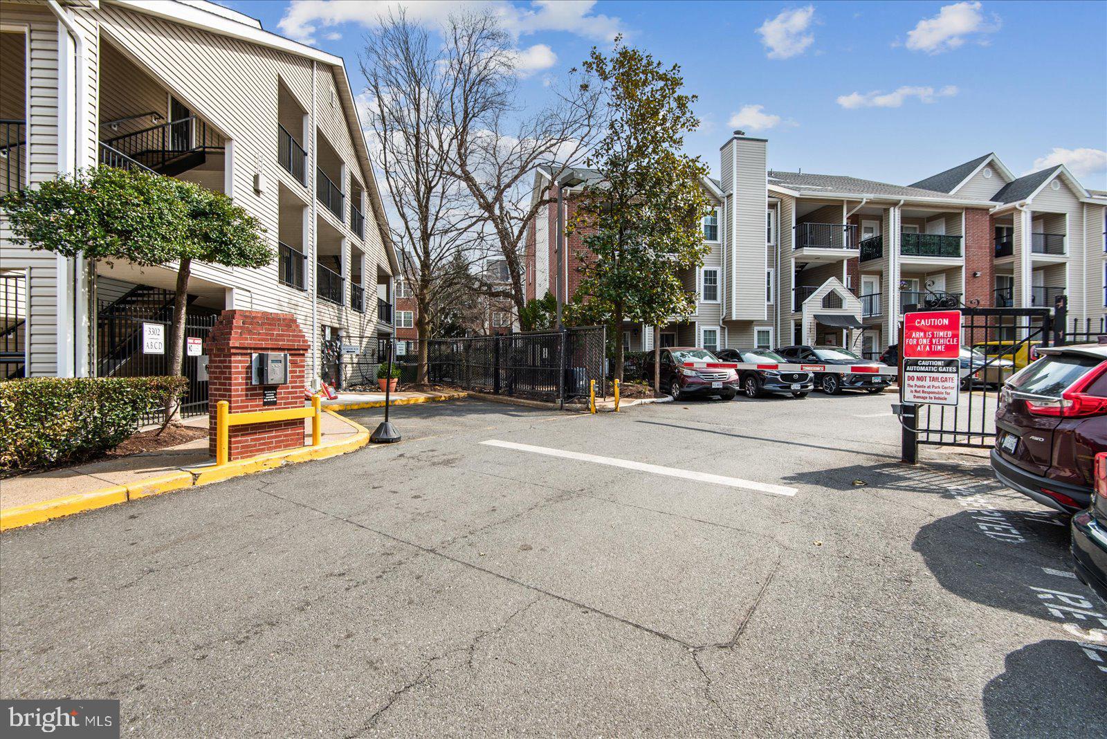 POINTE AT PARK CENTER - Residential