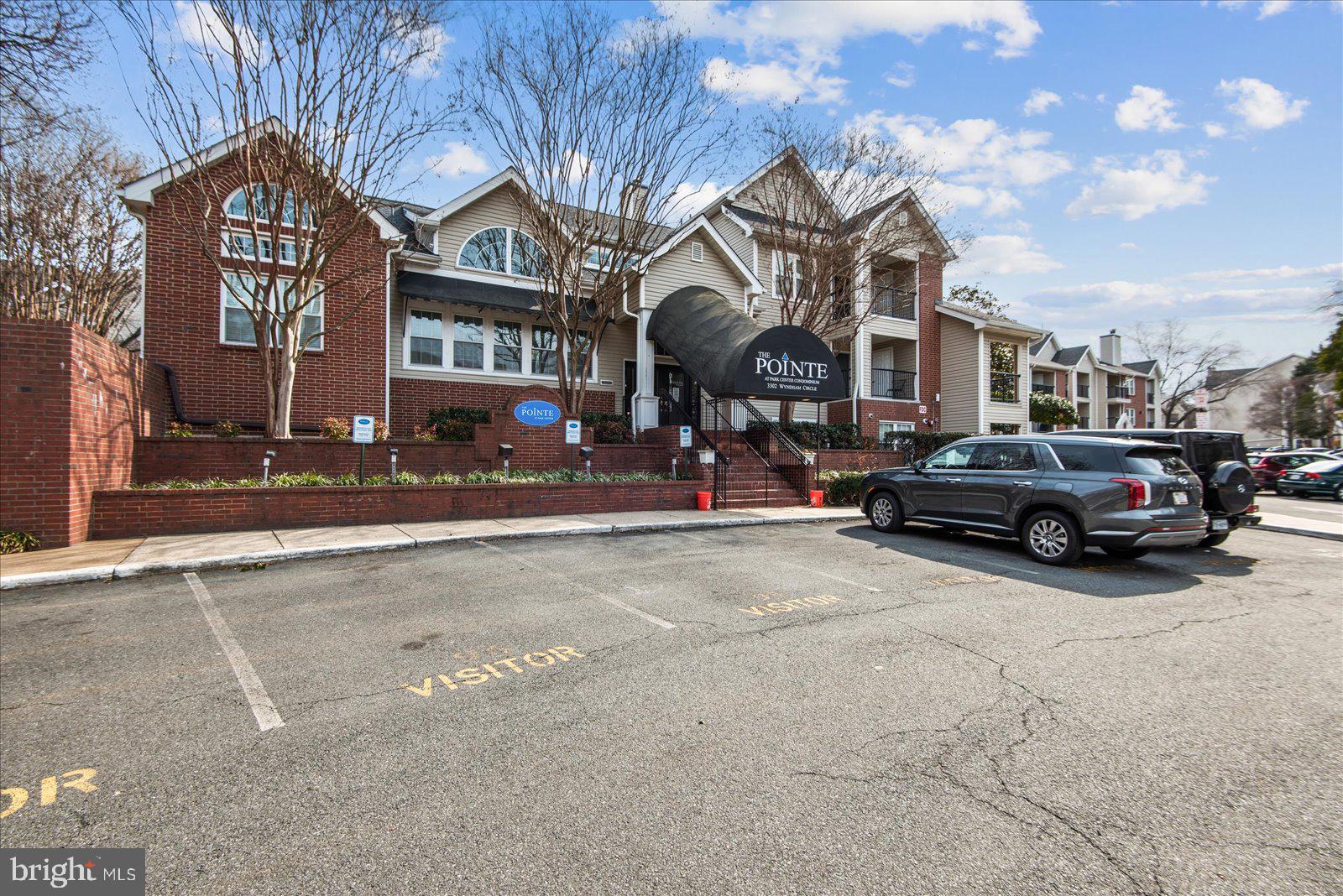 POINTE AT PARK CENTER - Residential