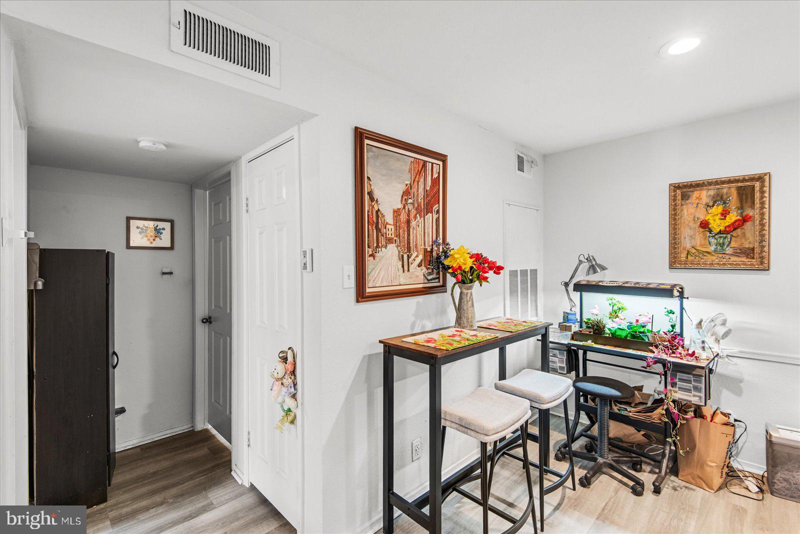 POINTE AT PARK CENTER - Residential