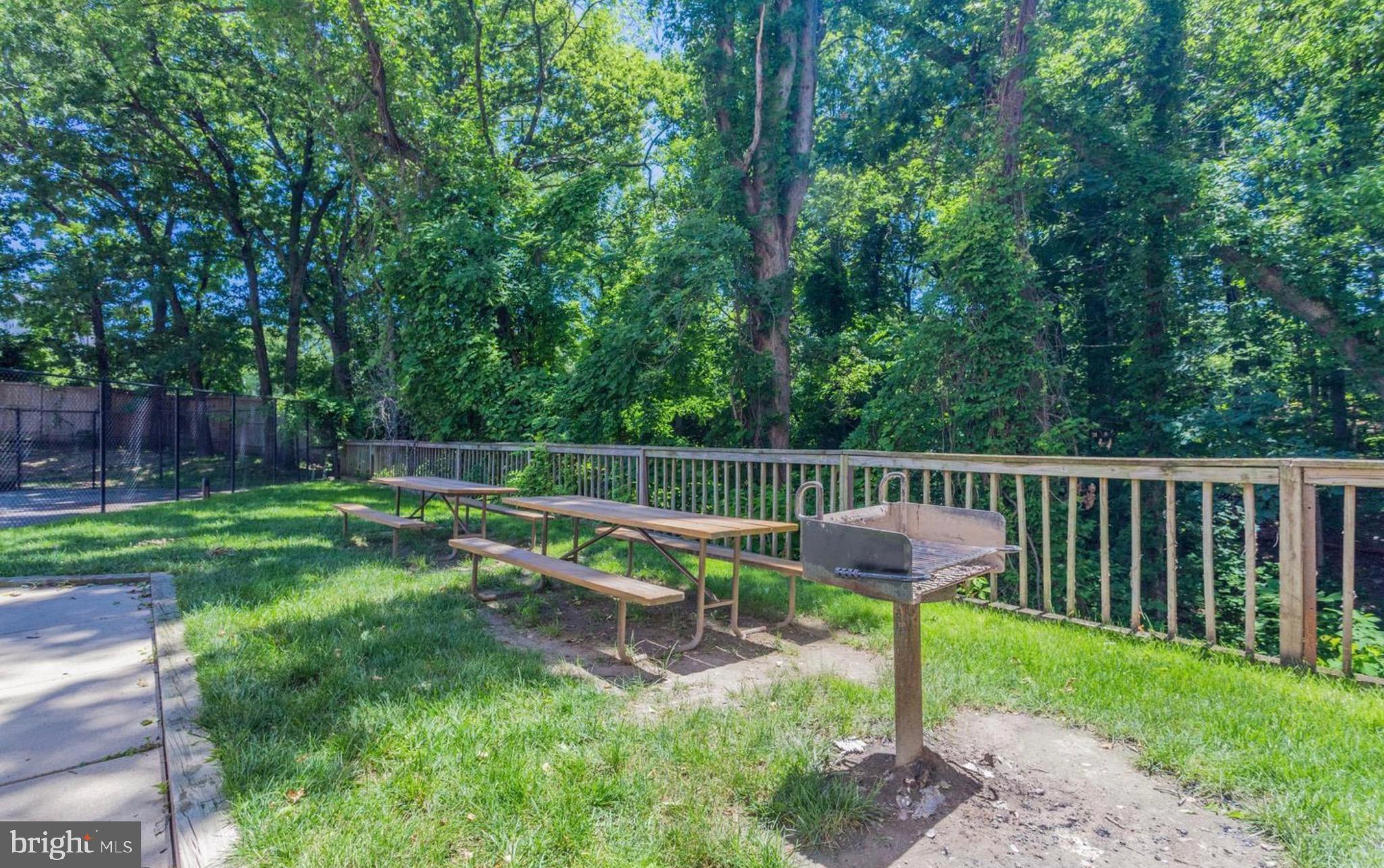 POINTE AT PARK CENTER - Residential