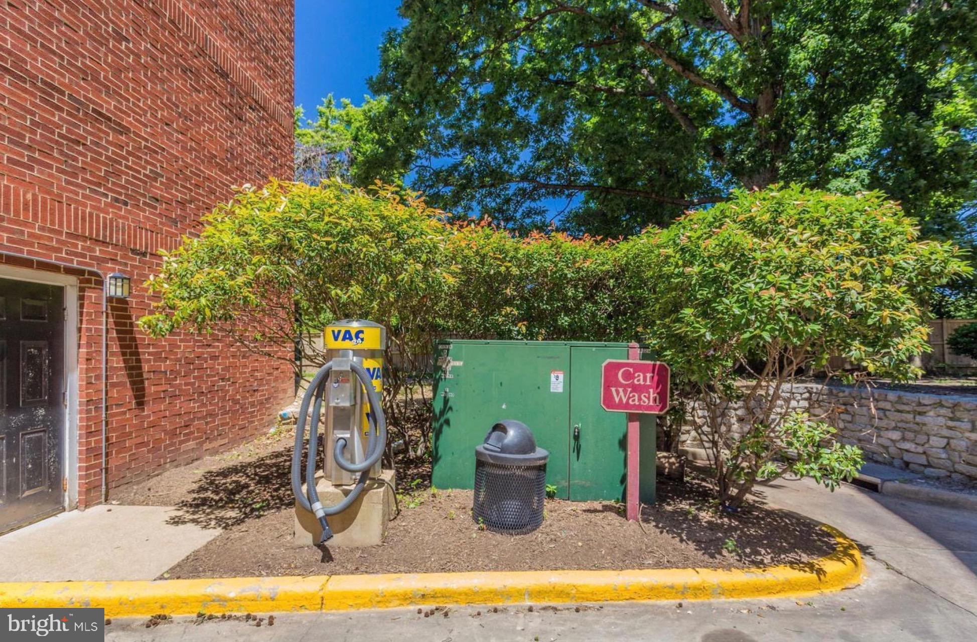 POINTE AT PARK CENTER - Residential