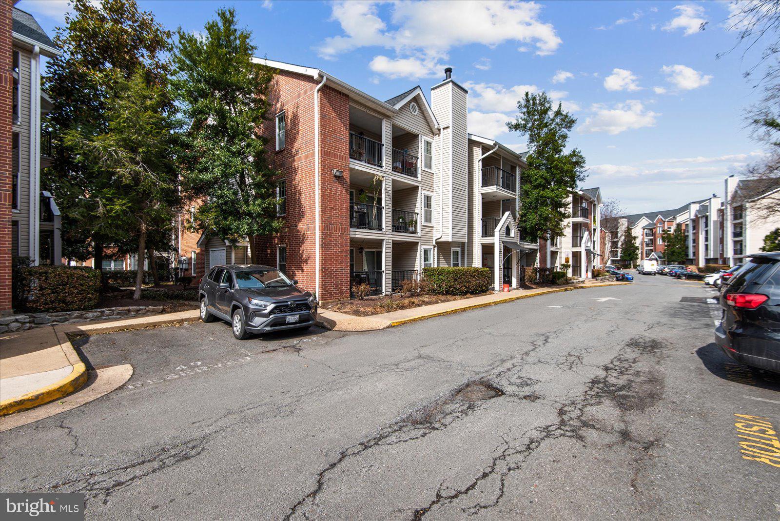 POINTE AT PARK CENTER - Residential