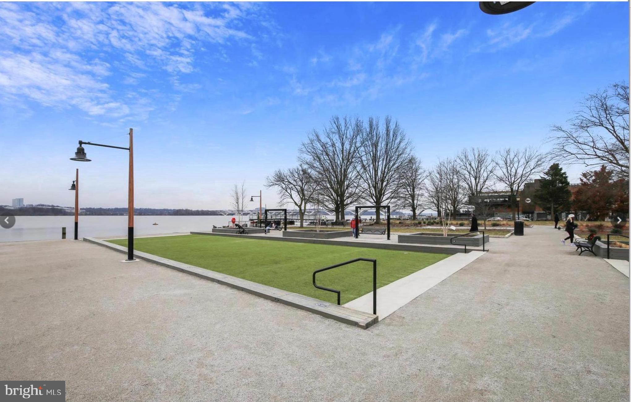 POINTE AT PARK CENTER - Residential