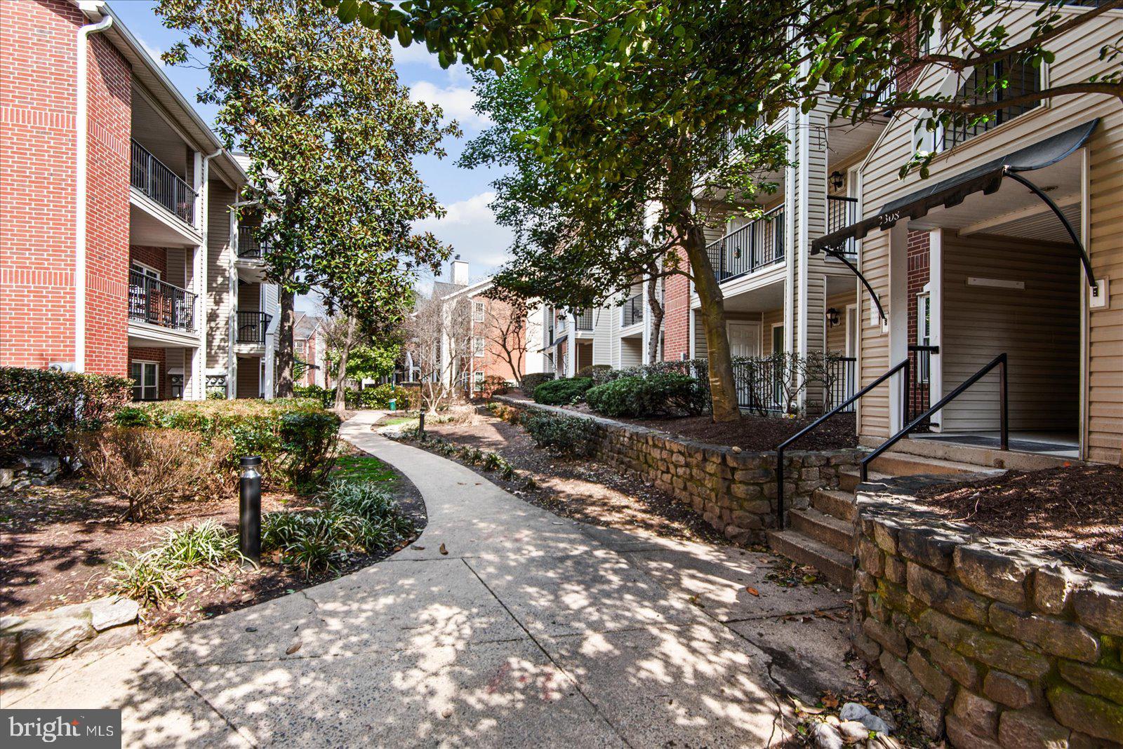 POINTE AT PARK CENTER - Residential