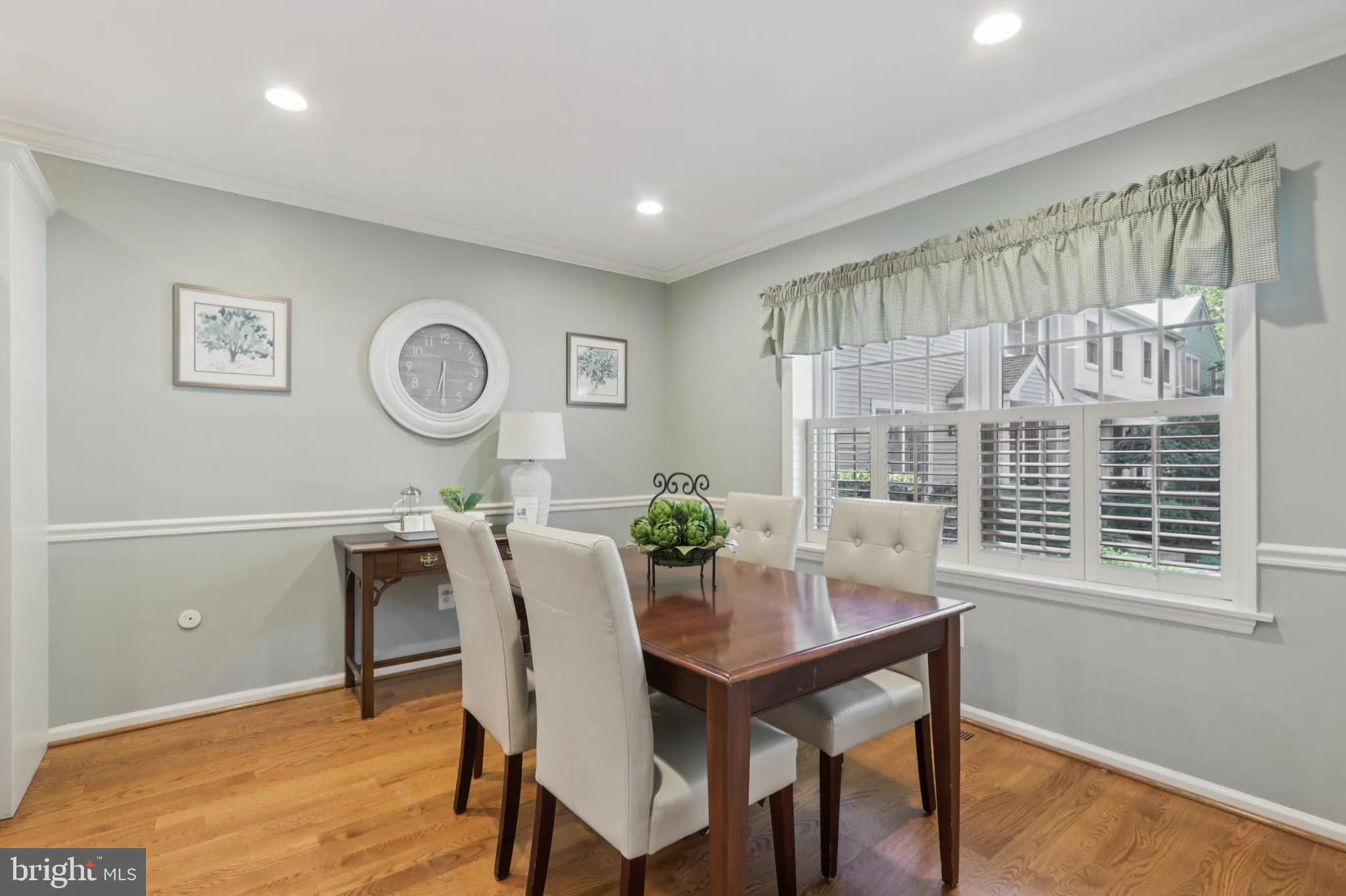 Devon, Pennsylvania 19333, United States, 3 Bedrooms Bedrooms, ,3 BathroomsBathrooms,Residential,Pending,214152