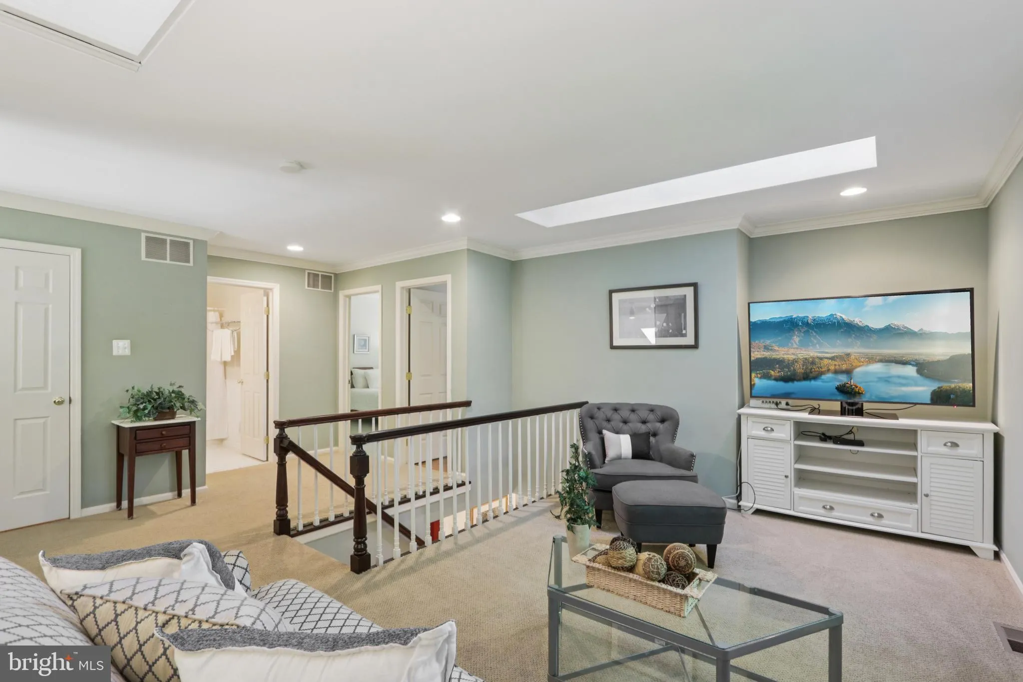 Devon, Pennsylvania 19333, United States, 3 Bedrooms Bedrooms, ,3 BathroomsBathrooms,Residential,Pending,214152