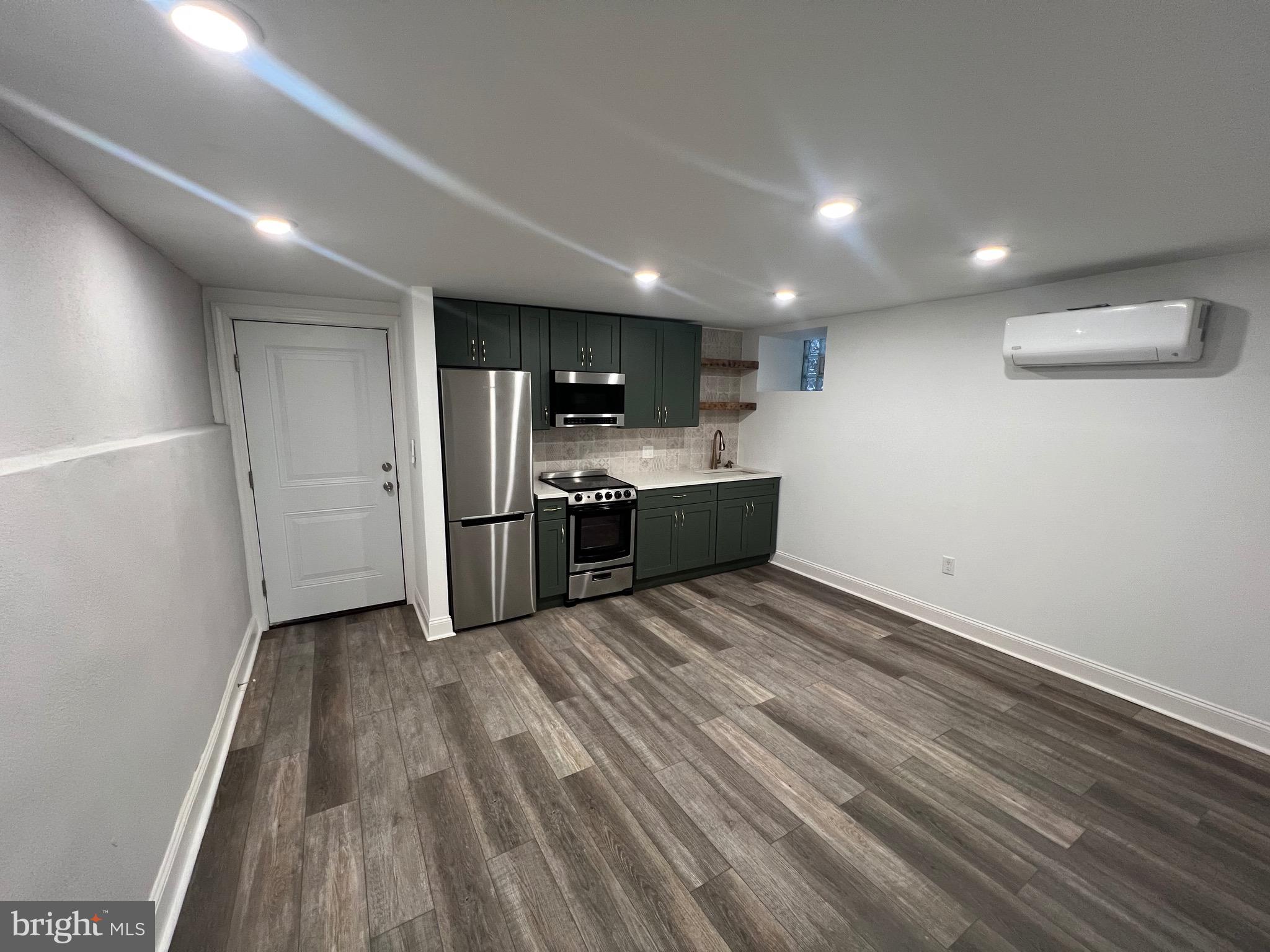 STRAWBERRY MANSION - Residential Lease