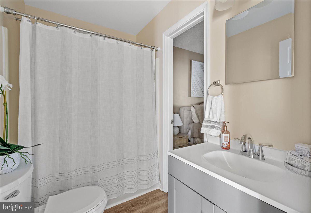 CLARK ST - Residential