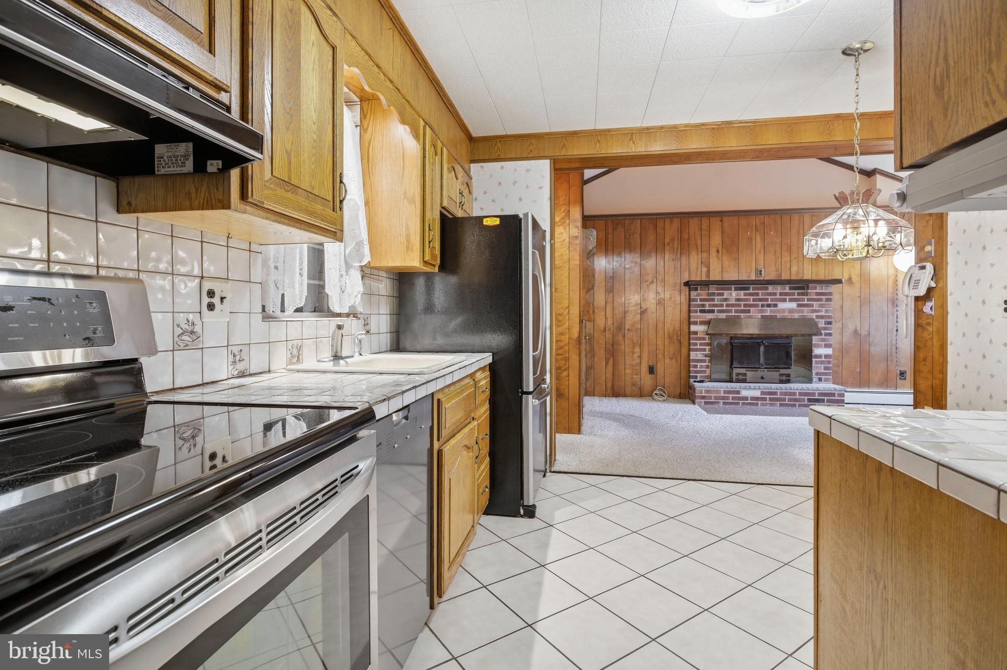 LANGFORD HILLS - Residential