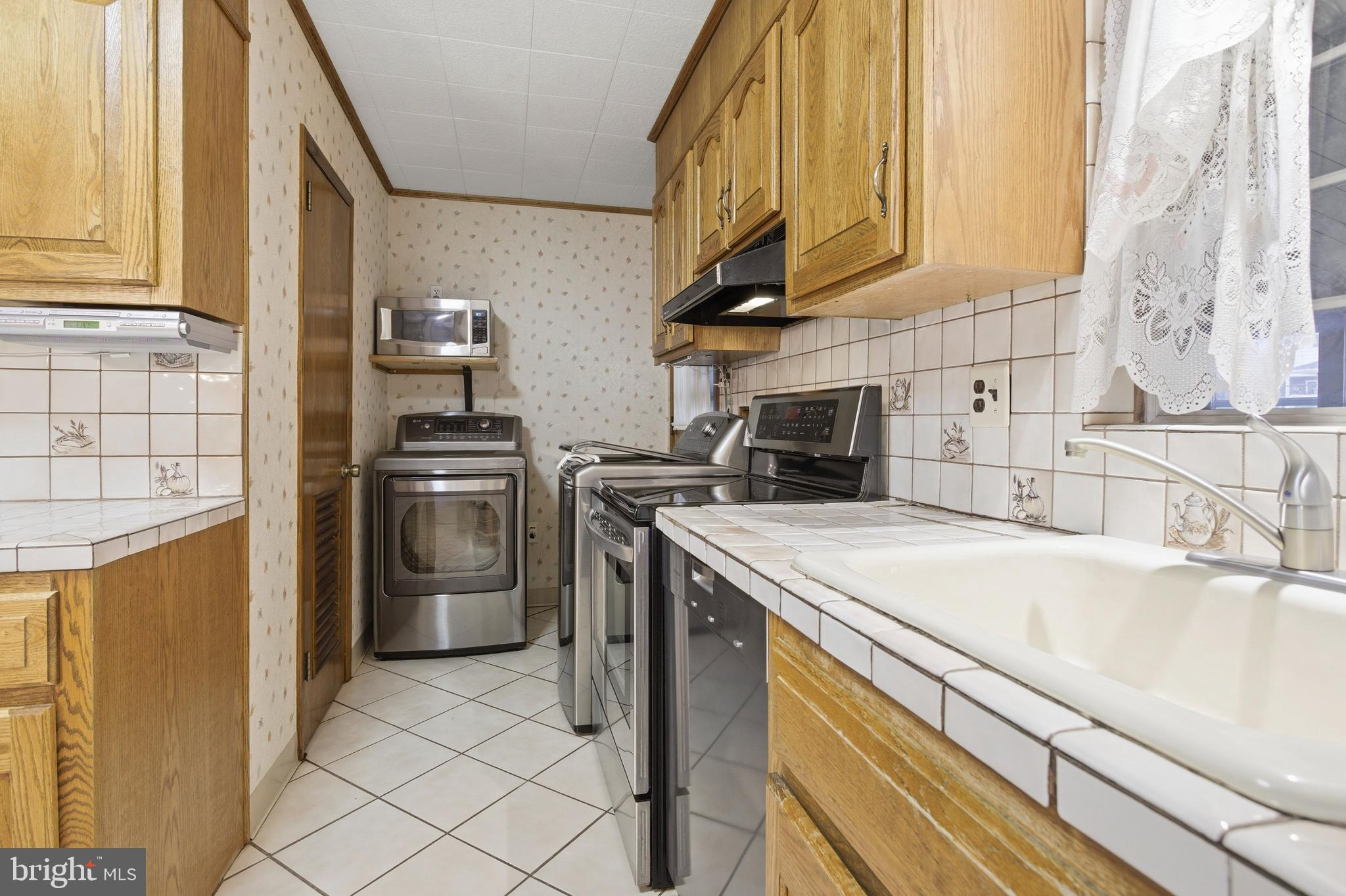 LANGFORD HILLS - Residential