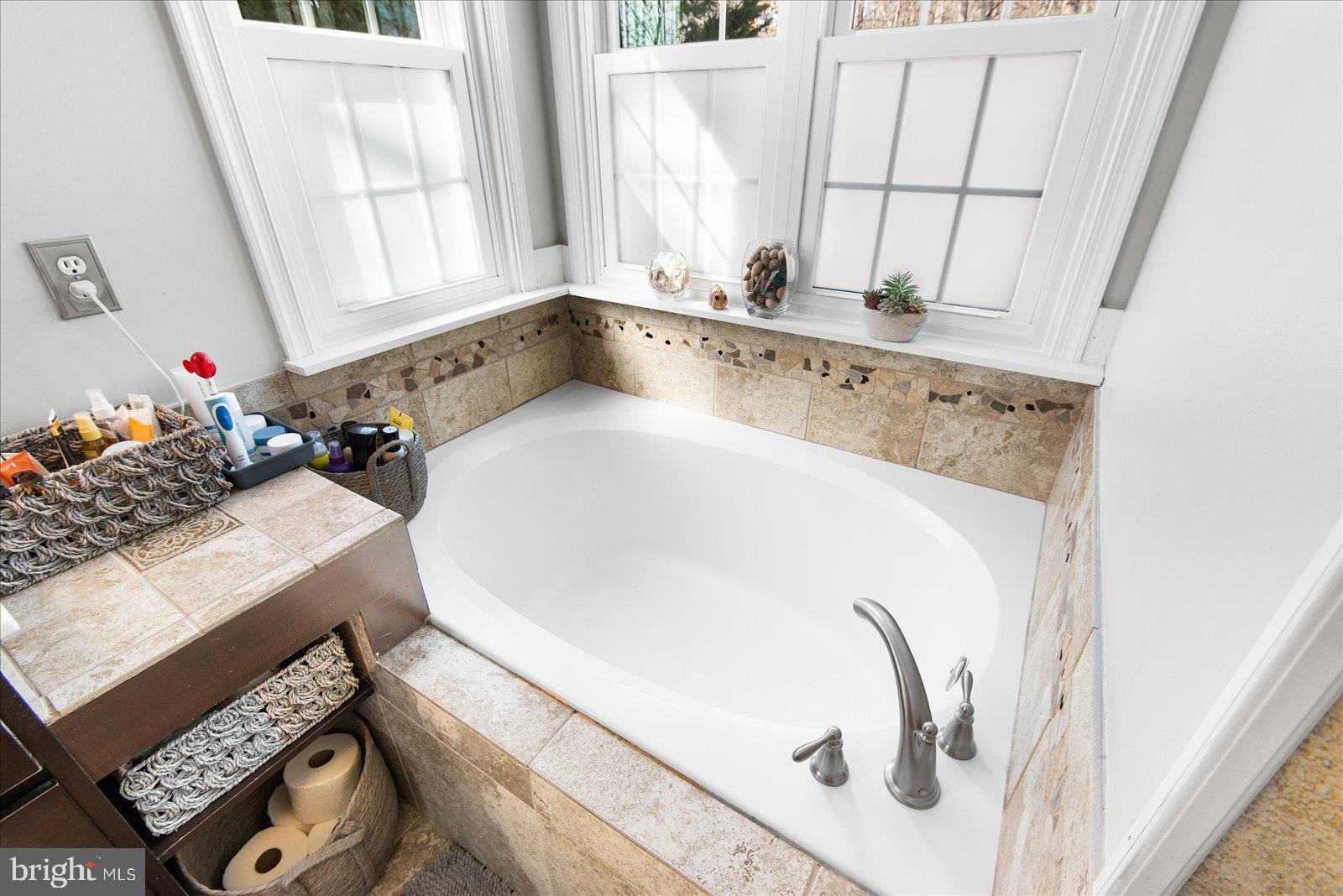 WATFORD VILLAGE - Residential