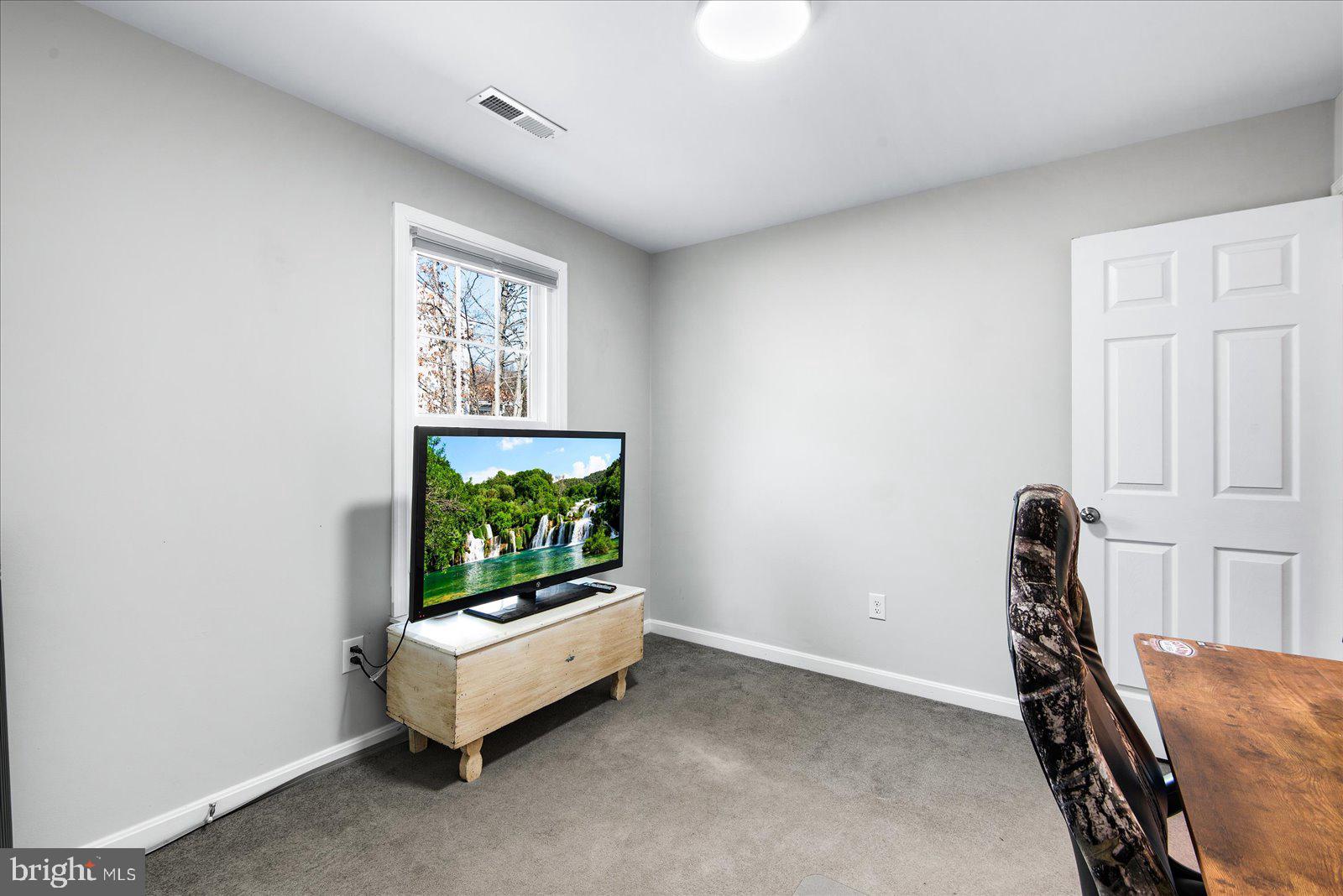 WATFORD VILLAGE - Residential