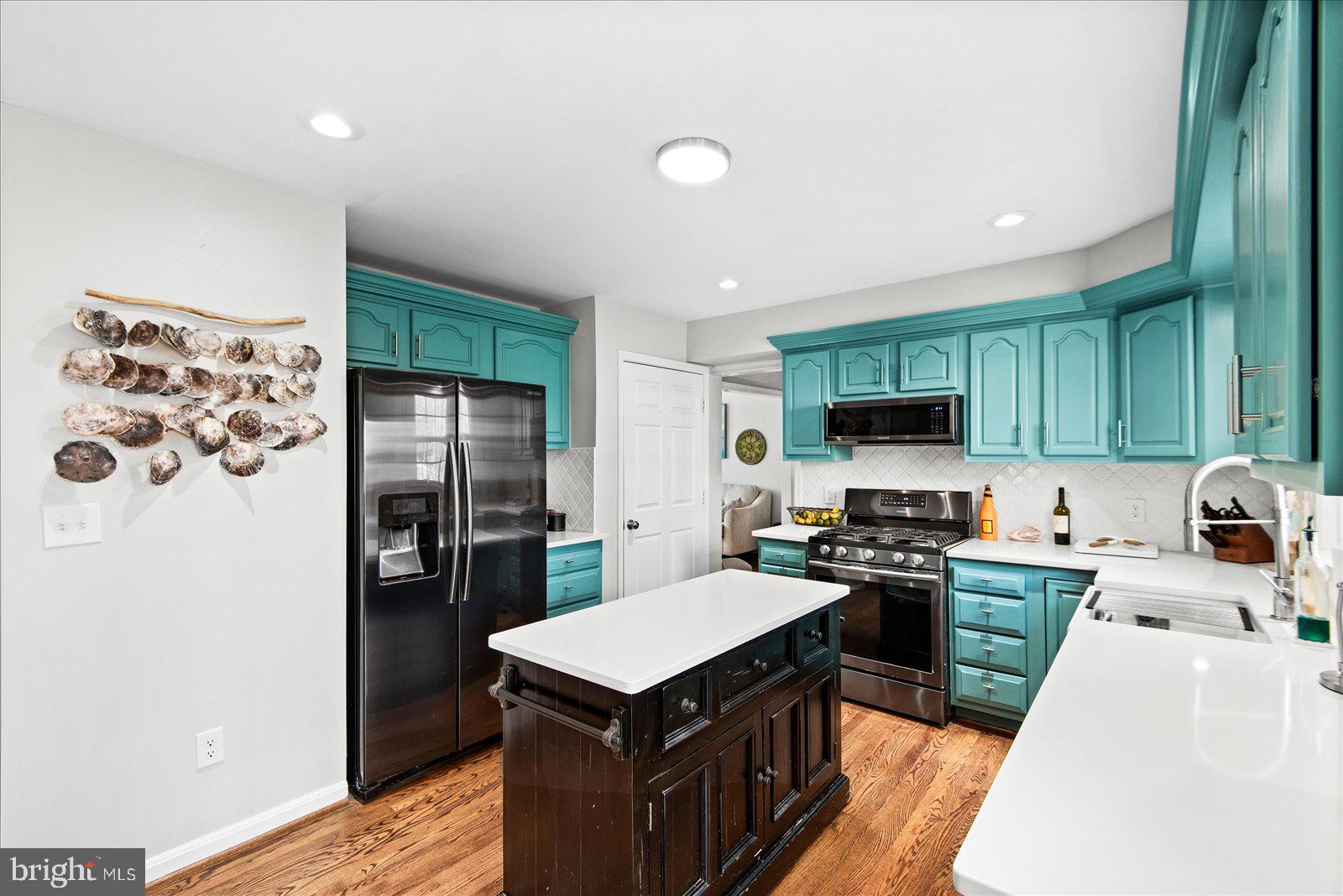 WATFORD VILLAGE - Residential