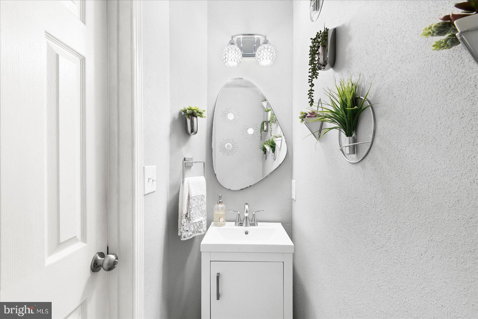 WATFORD VILLAGE - Residential